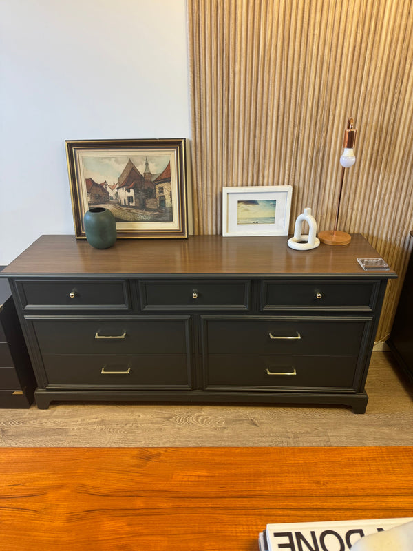 Belvedere dresser, view 2