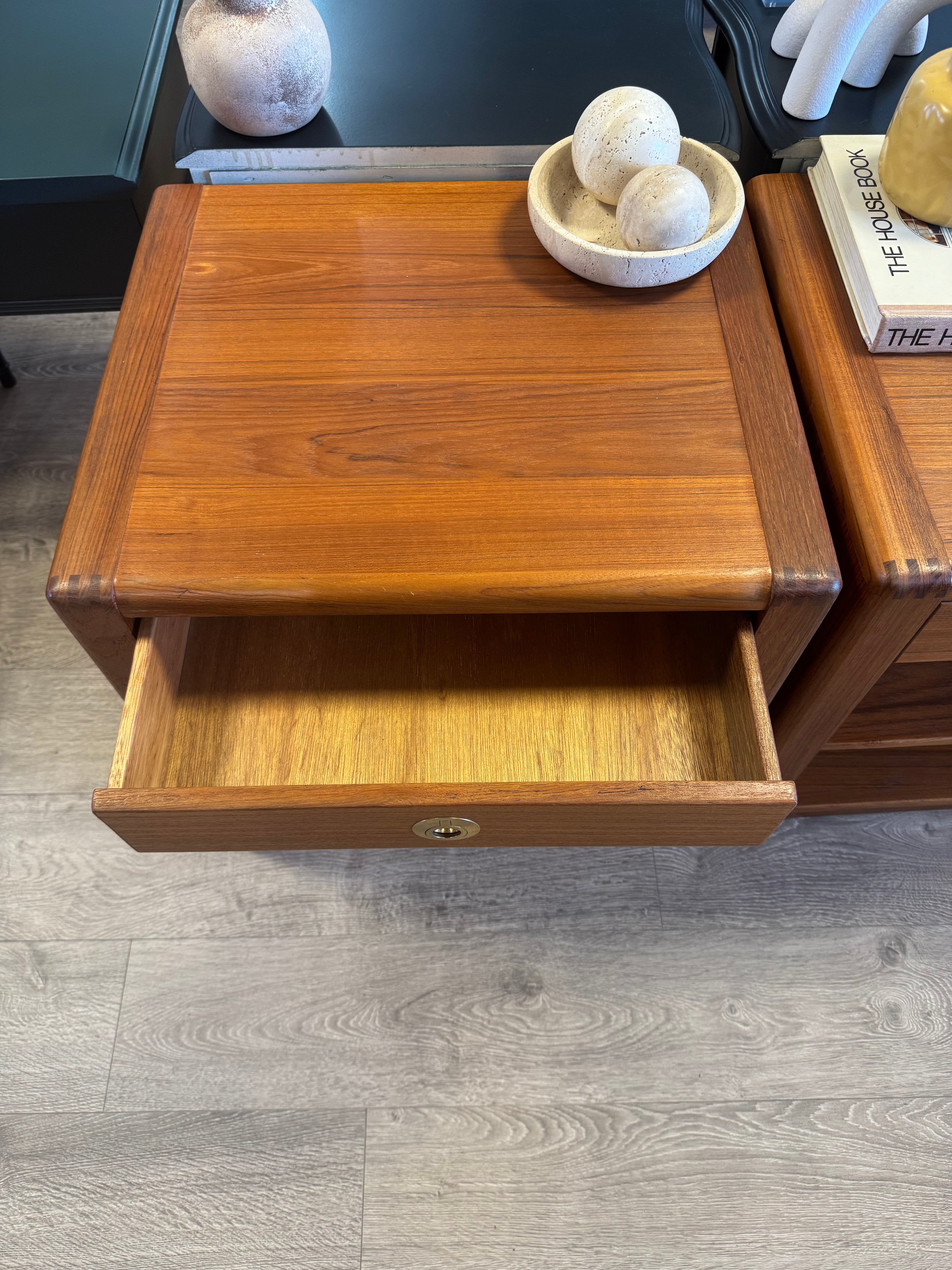 D-Scan 'Captain Line' Bedsides