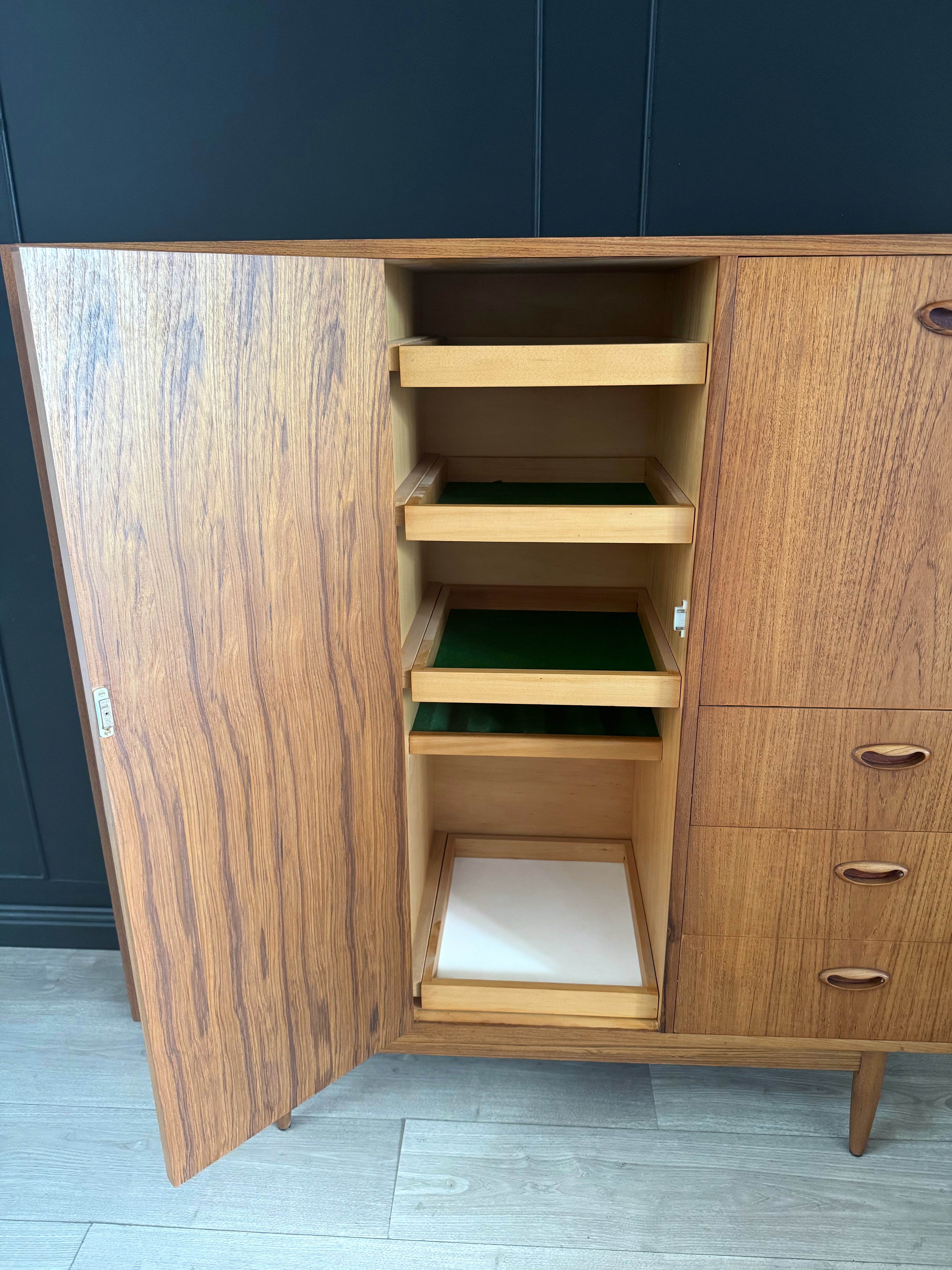 ‘Chiswell’ Cocktail Cabinet / Sideboard / Buffet