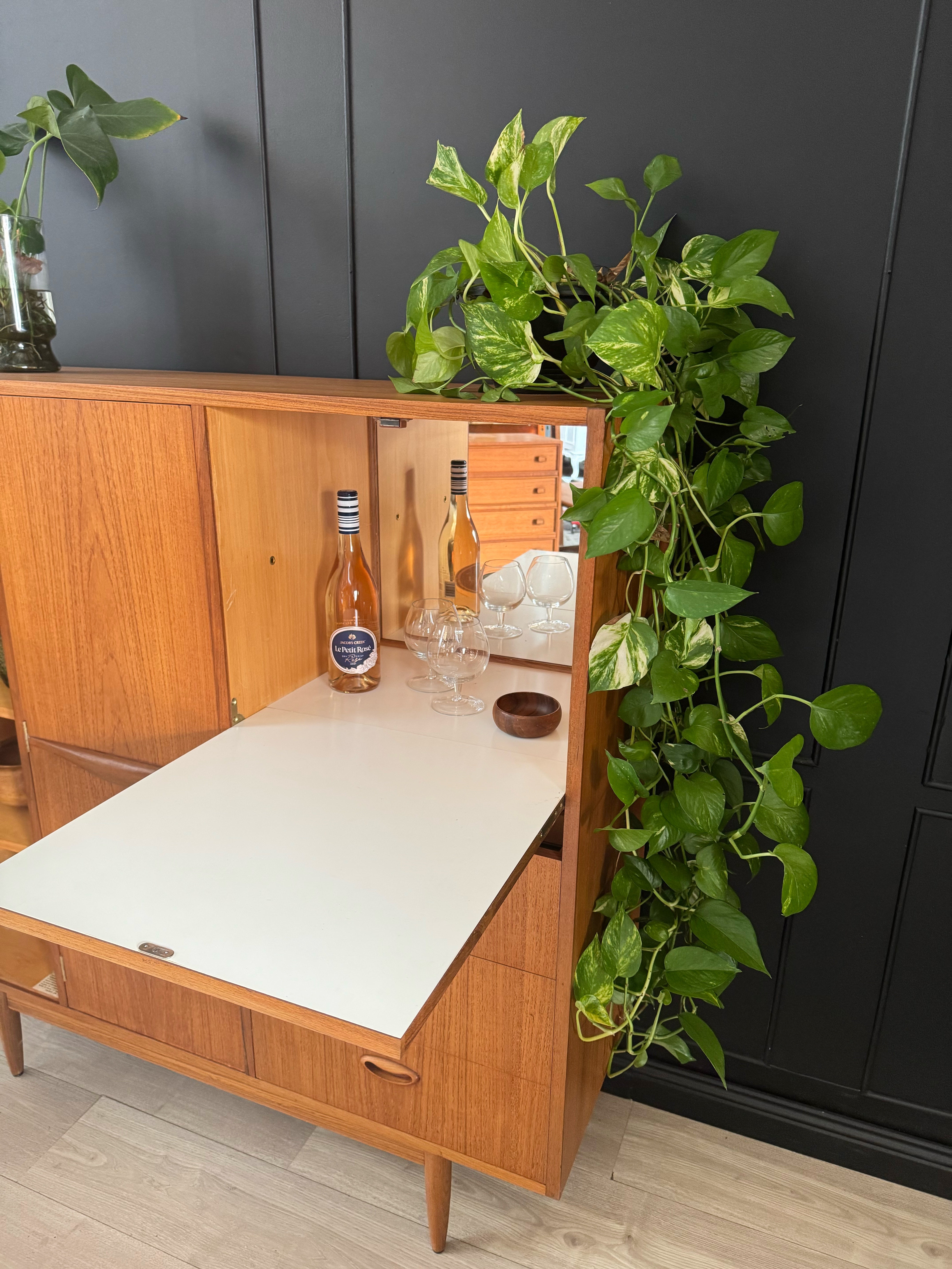 ‘Chiswell’ Cocktail Cabinet / Sideboard / Buffet