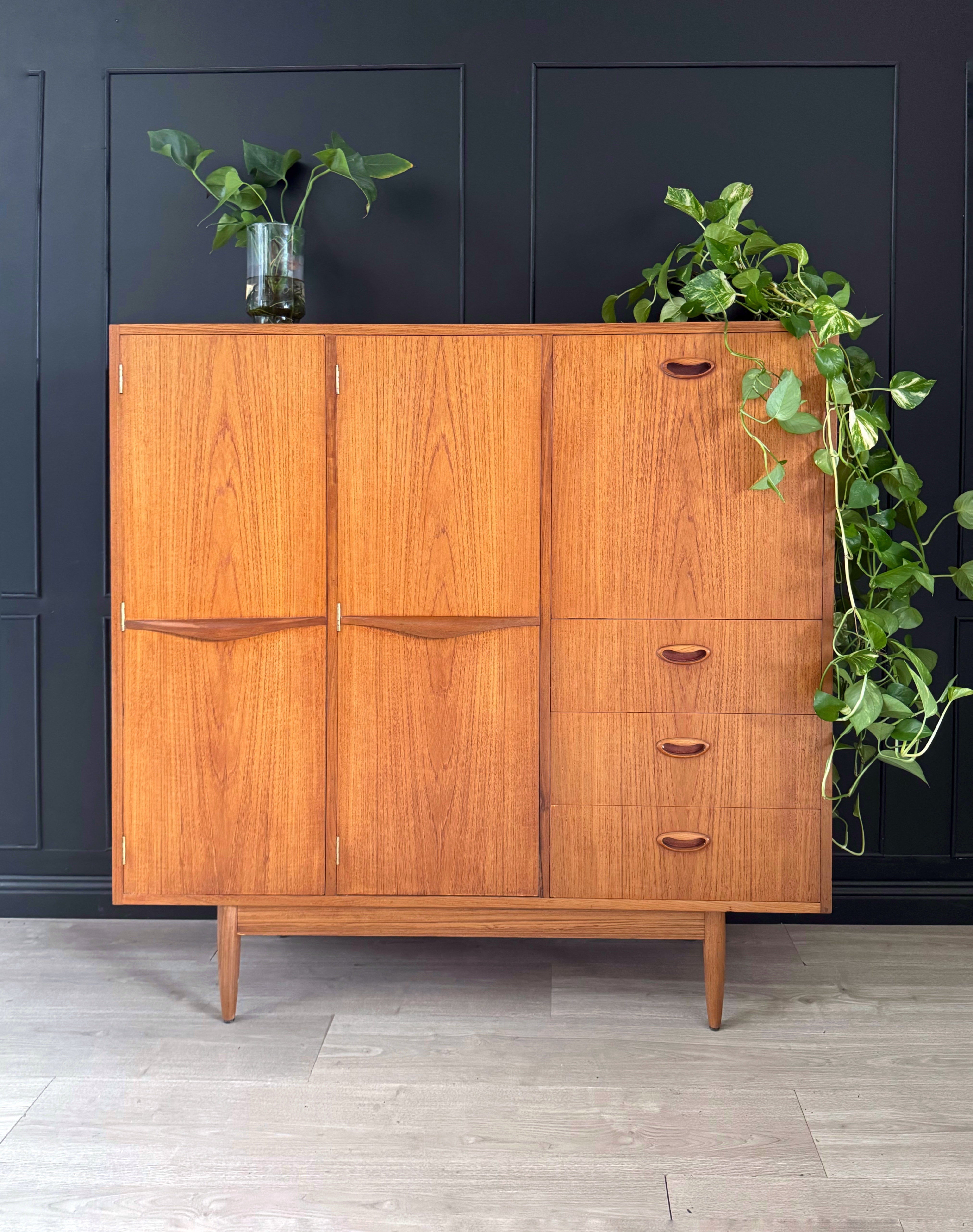 ‘Chiswell’ Cocktail Cabinet / Sideboard / Buffet