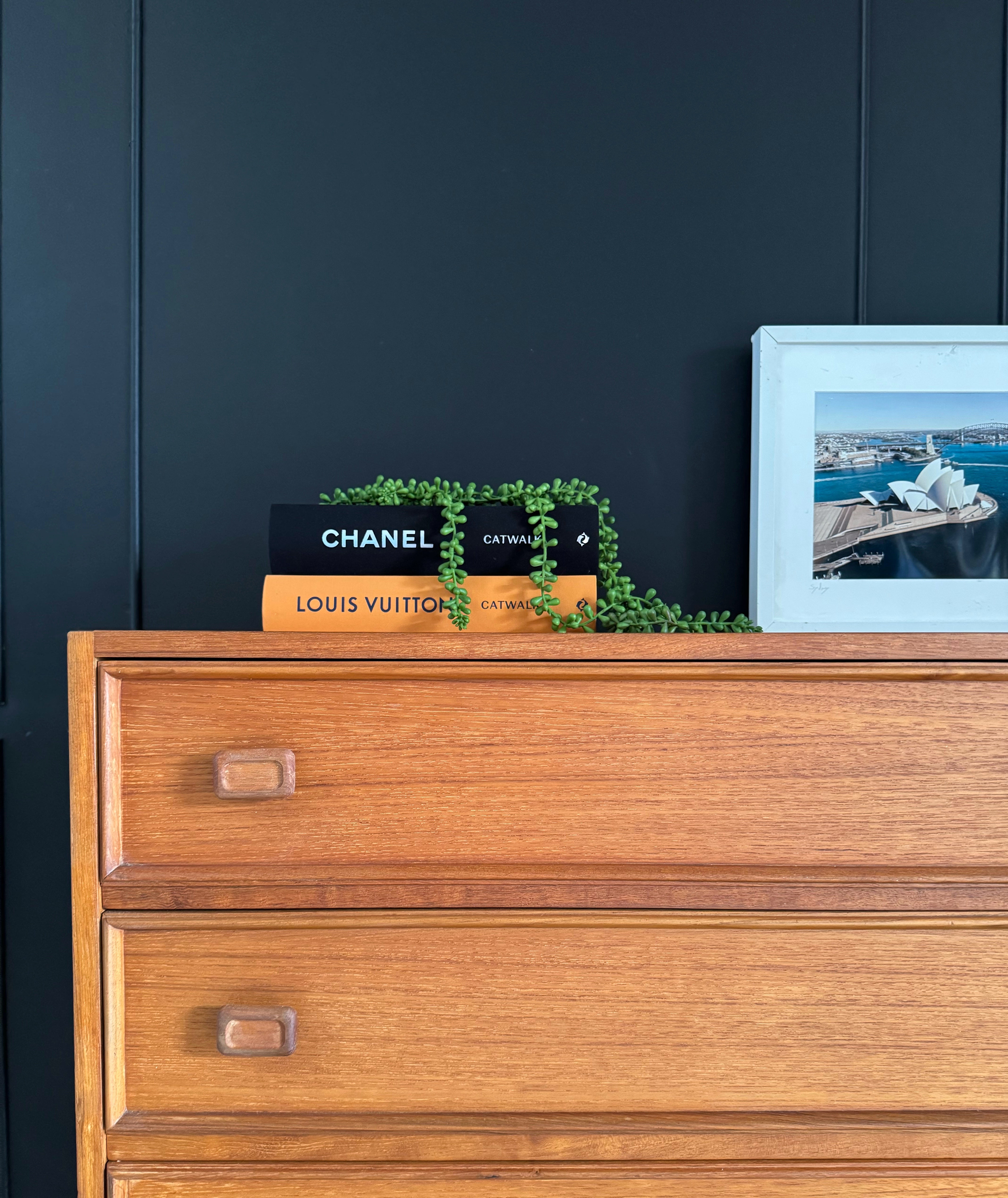 ‘Parker Furniture’ 8 drawer dresser