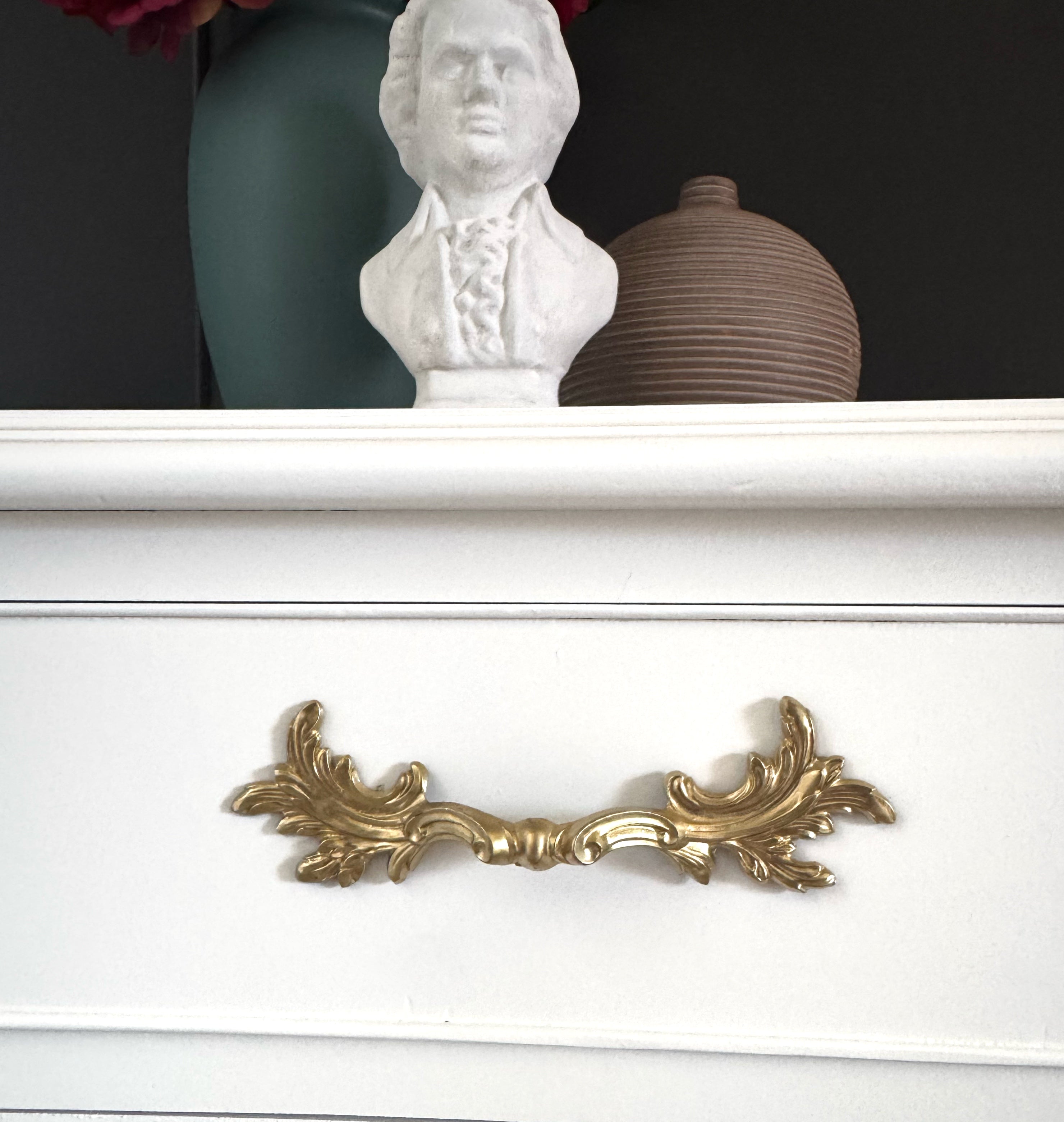 Beautiful Elegant White Buffet