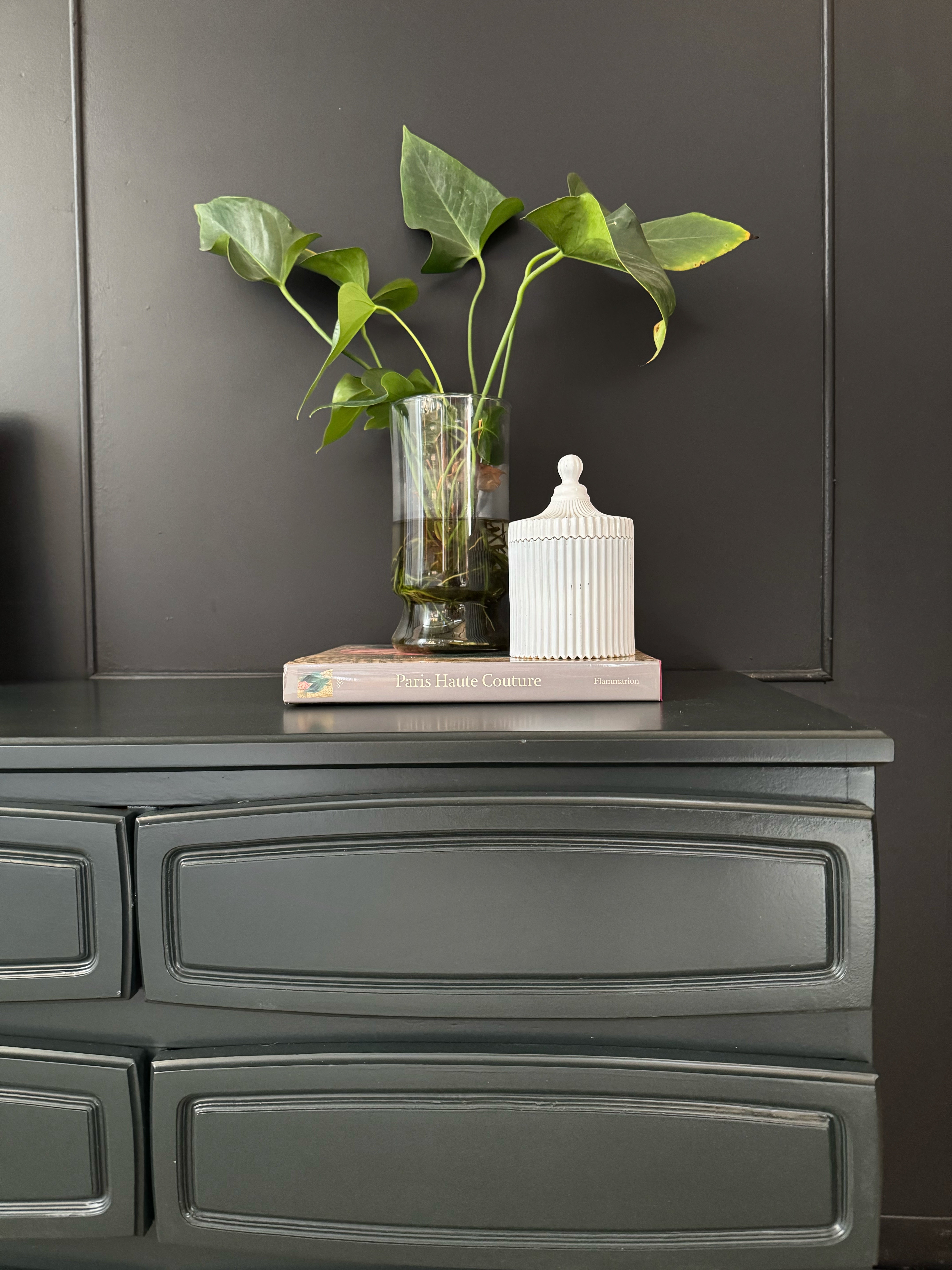 Sleigh base 9 drawer dresser / drawers