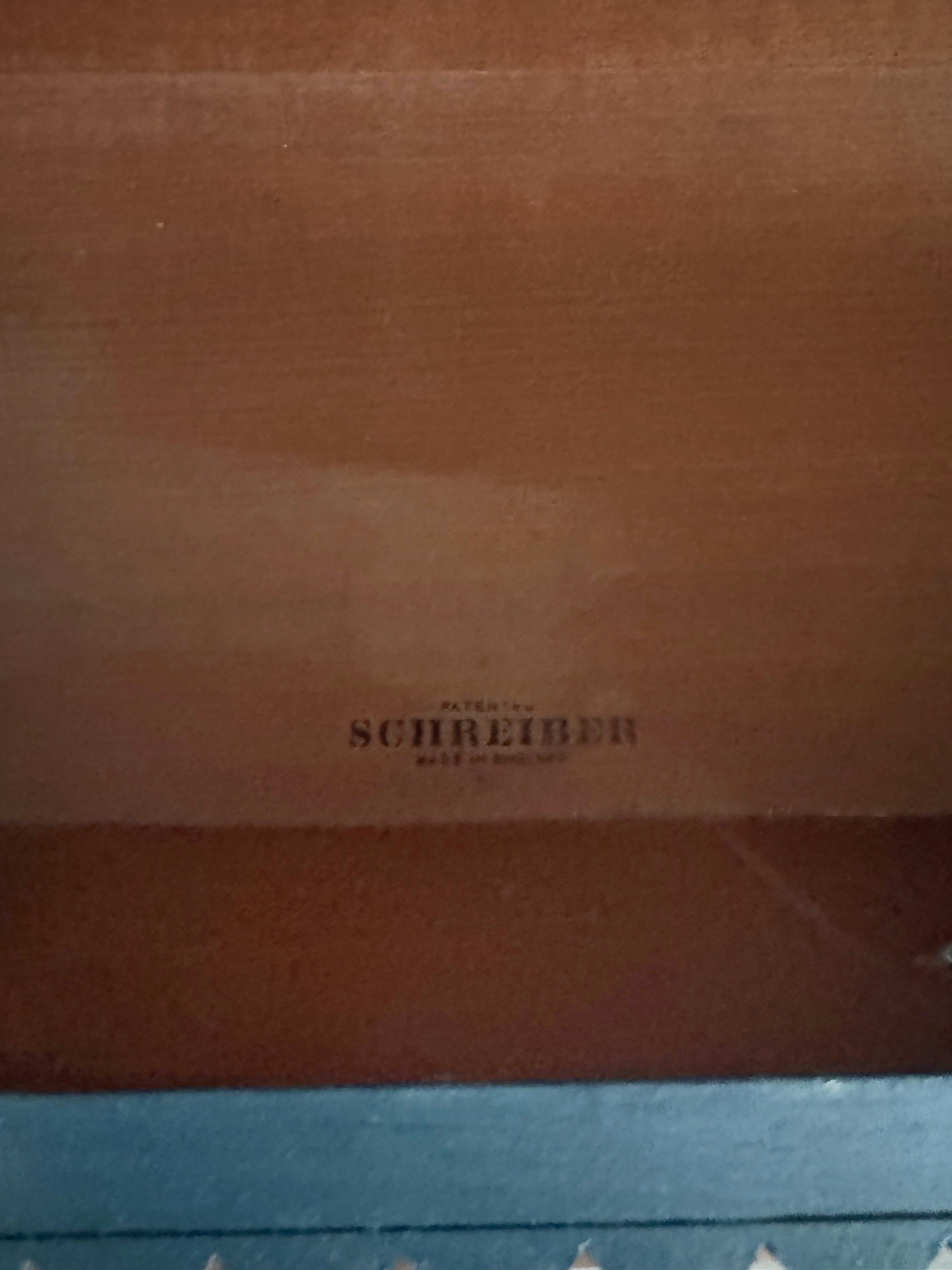 ’Schreiber Furniture’ sideboard / buffet