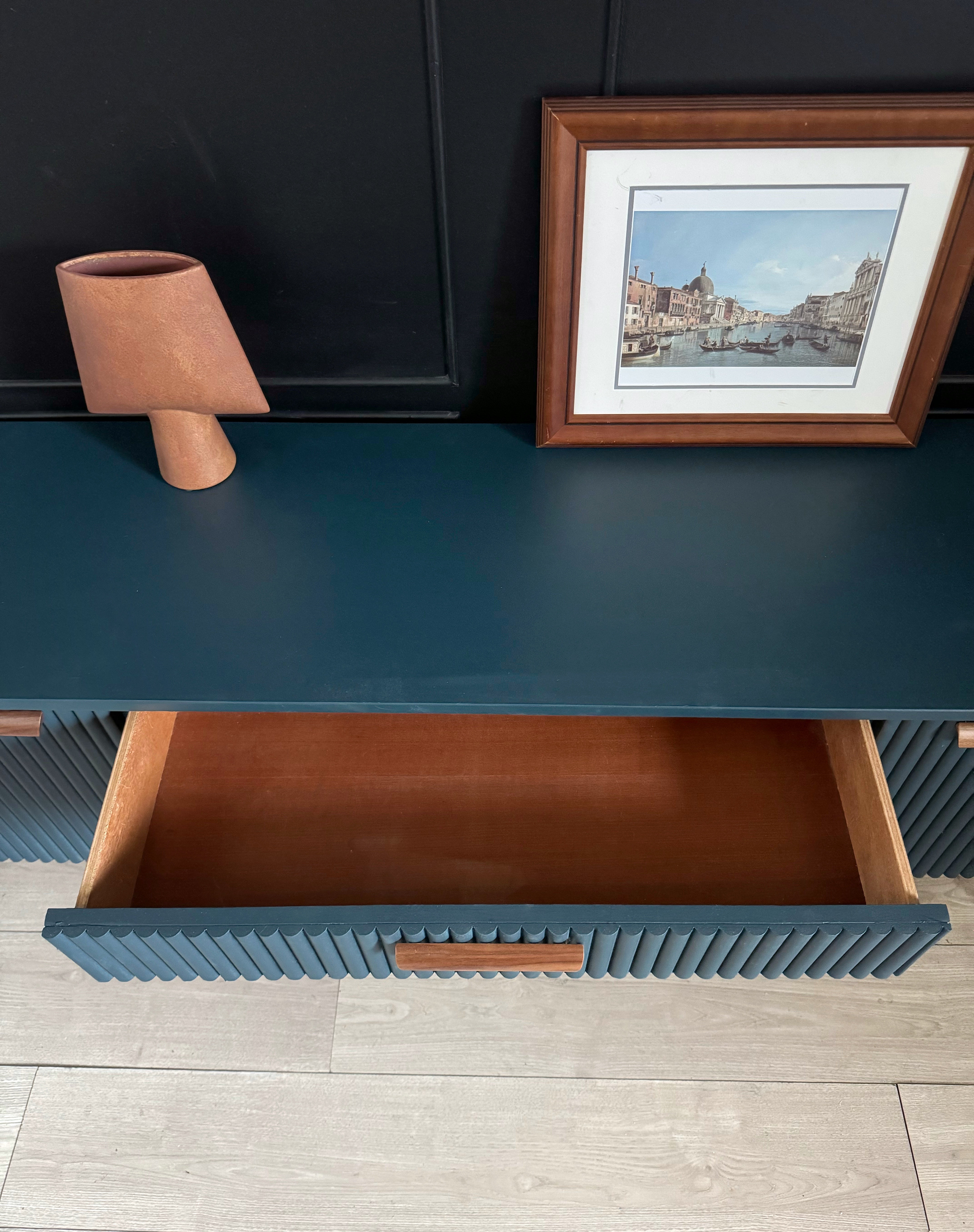 ’Schreiber Furniture’ sideboard / buffet