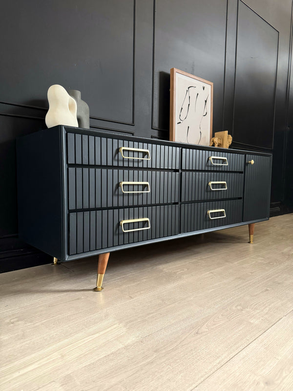 Mid-century dresser