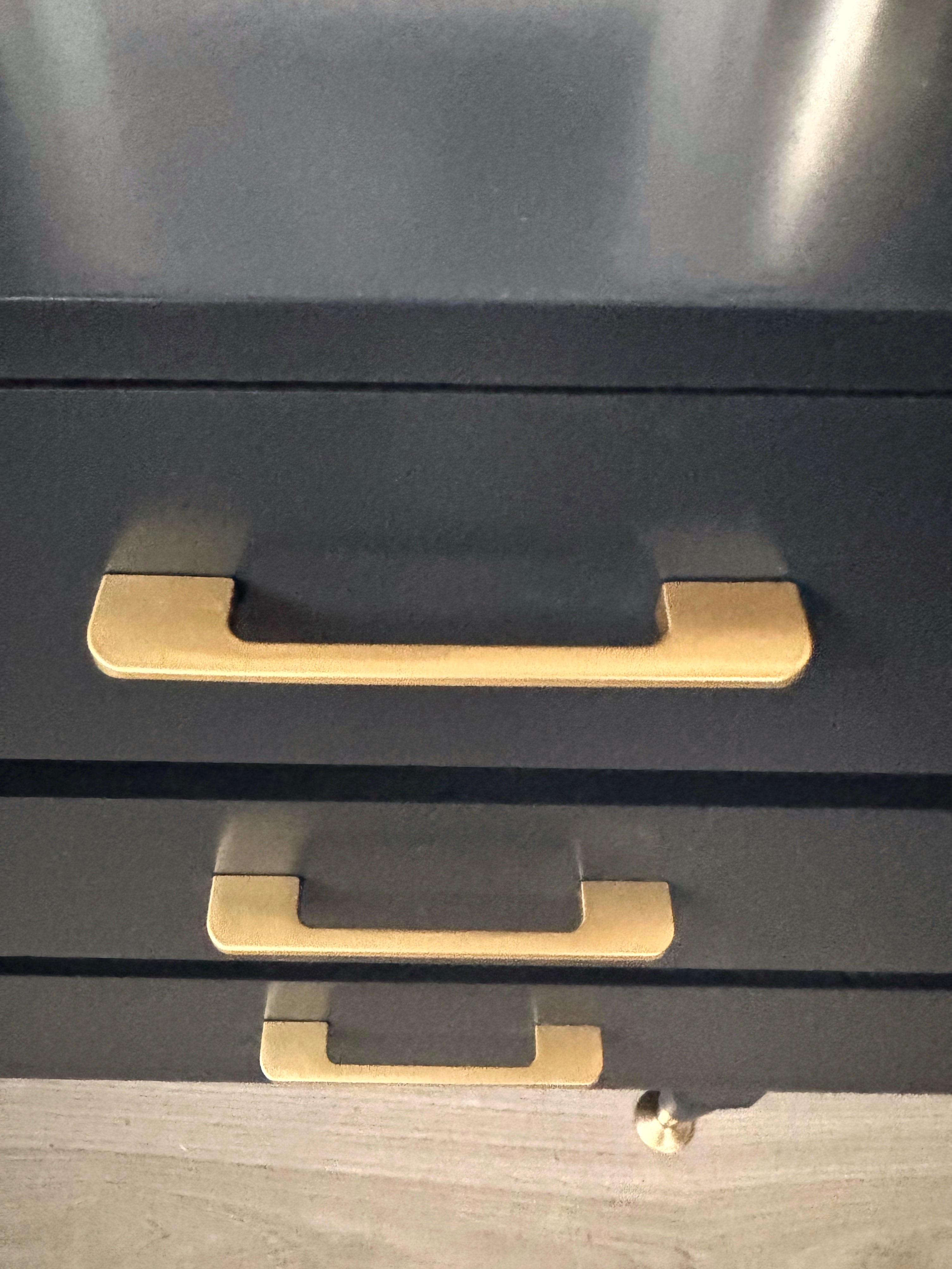 Stunning and unique 9 drawer dresser mid century / retro / vintage