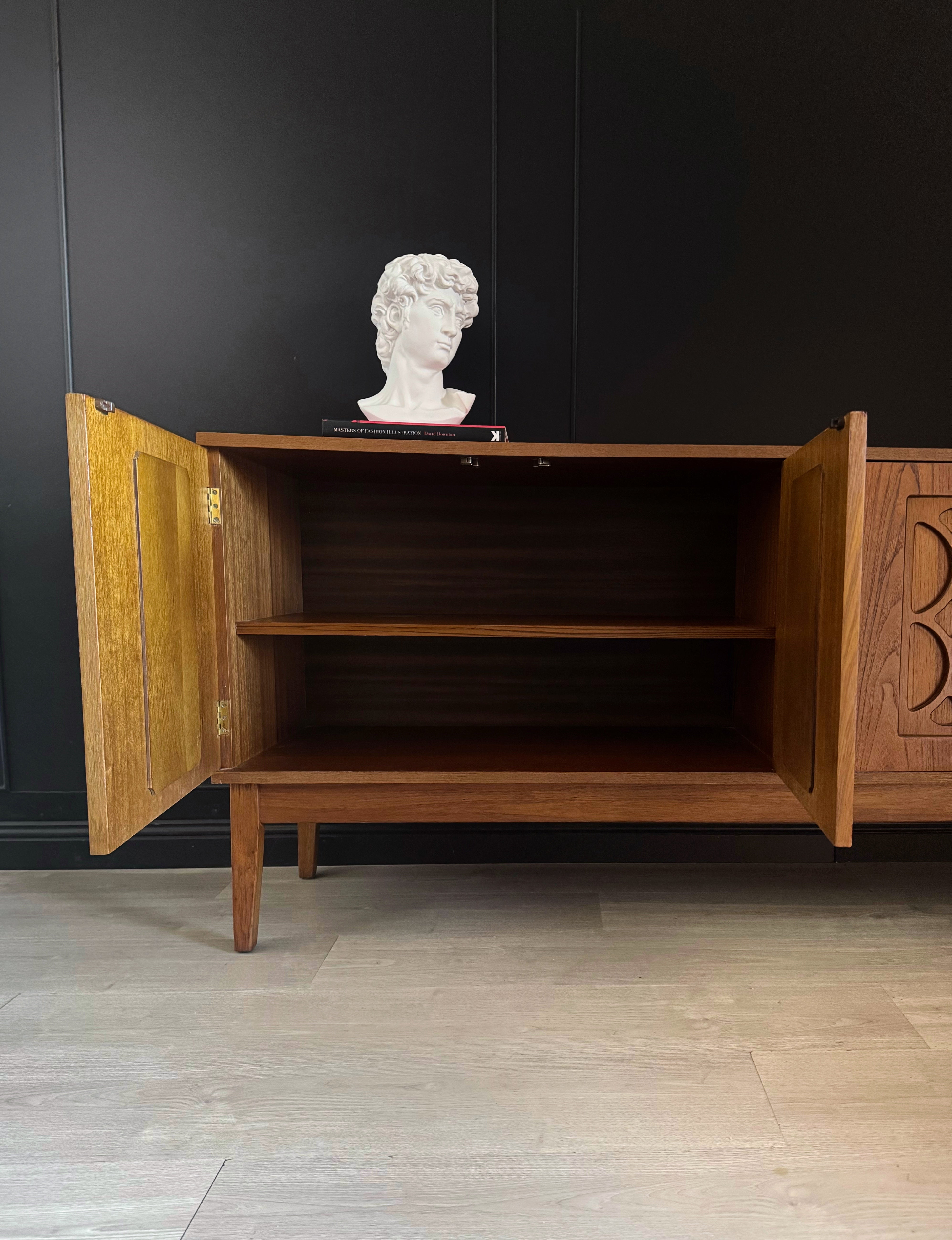 ‘Avalon Furniture’ stunning authentic vintage / mid century buffet / sideboard