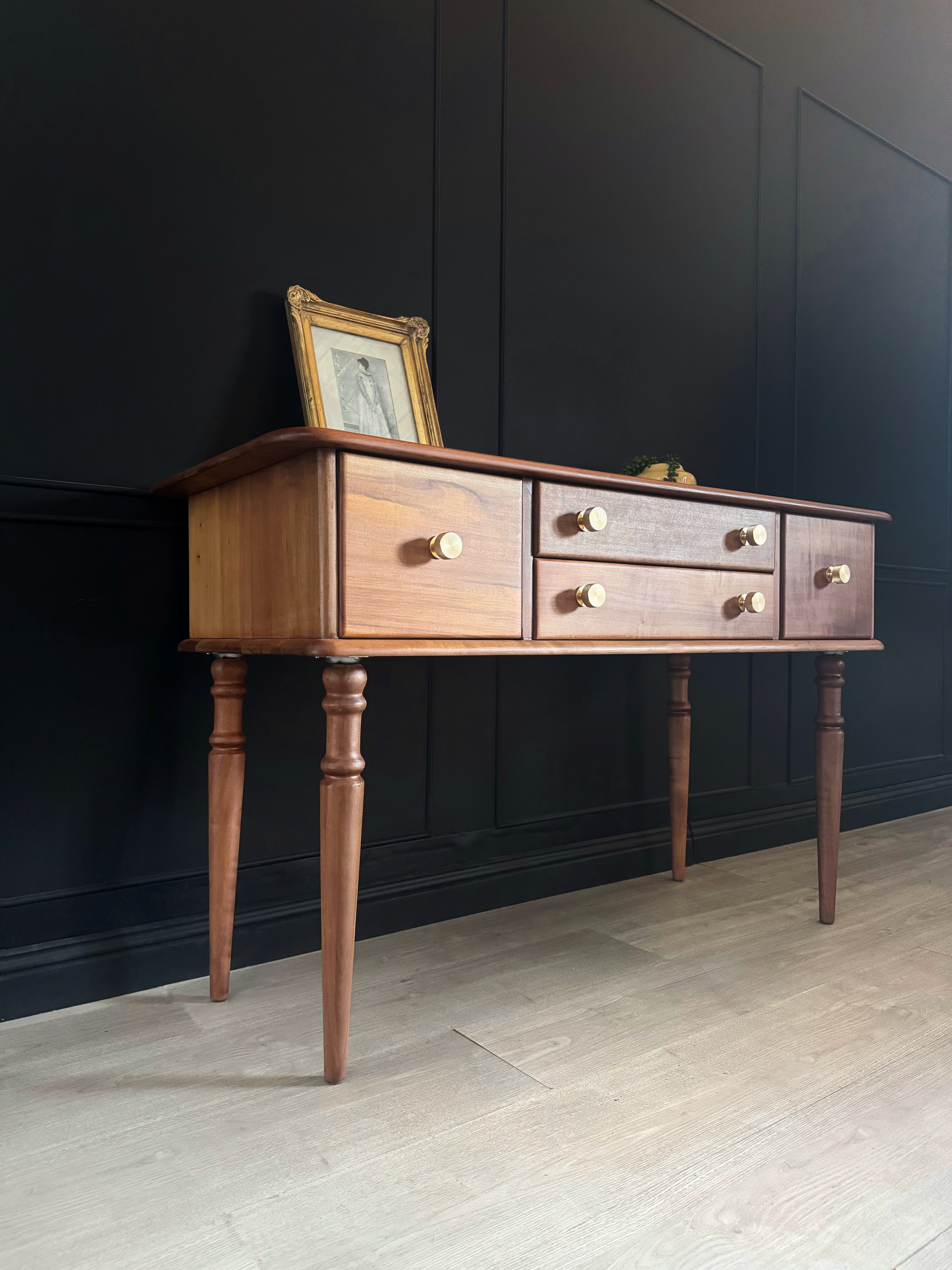 Stunning ‘Myer Heritage’ sideboard / entry table