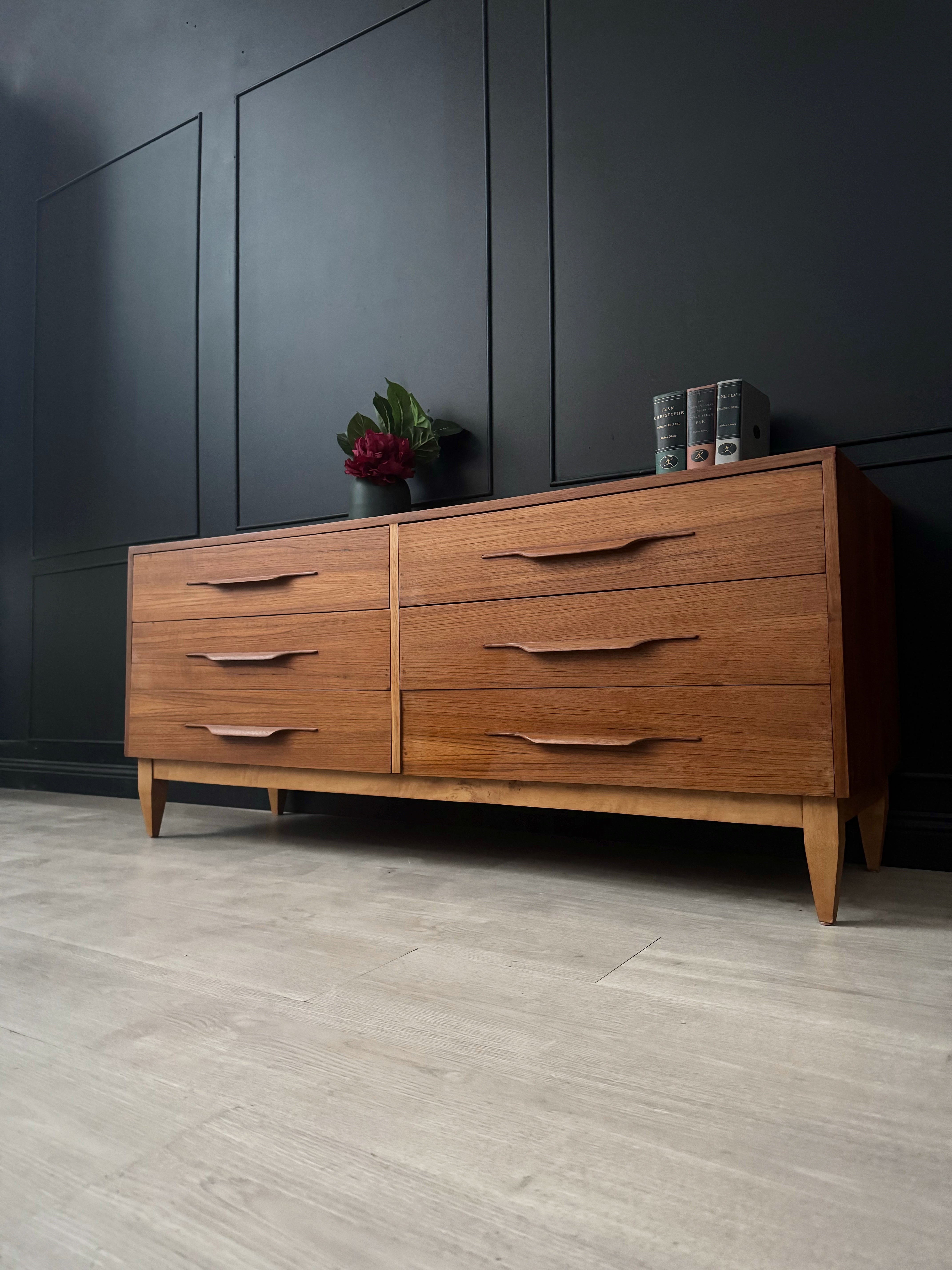 Mid century / vintage 6 drawer dresser