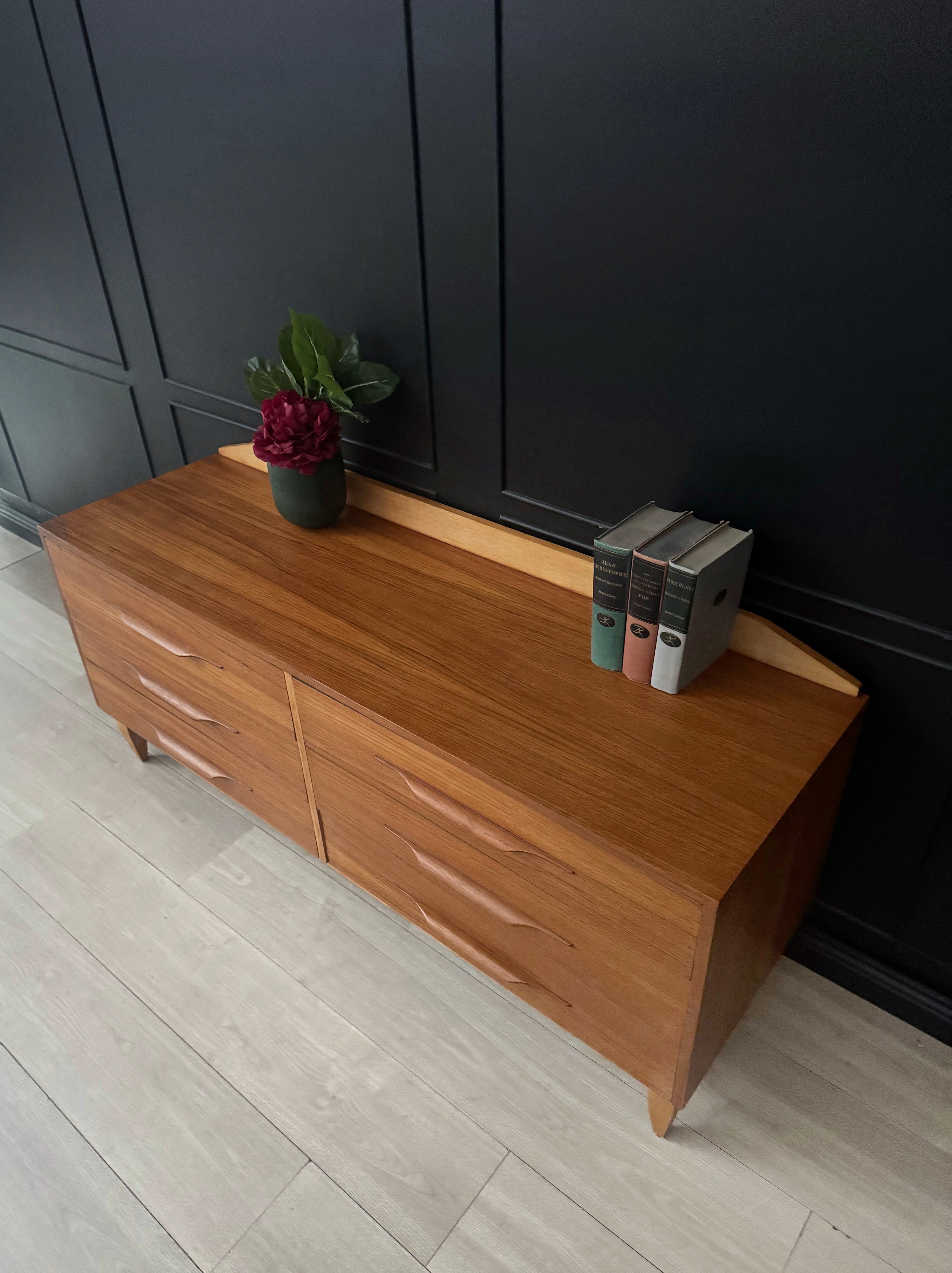 Mid century / vintage 6 drawer dresser