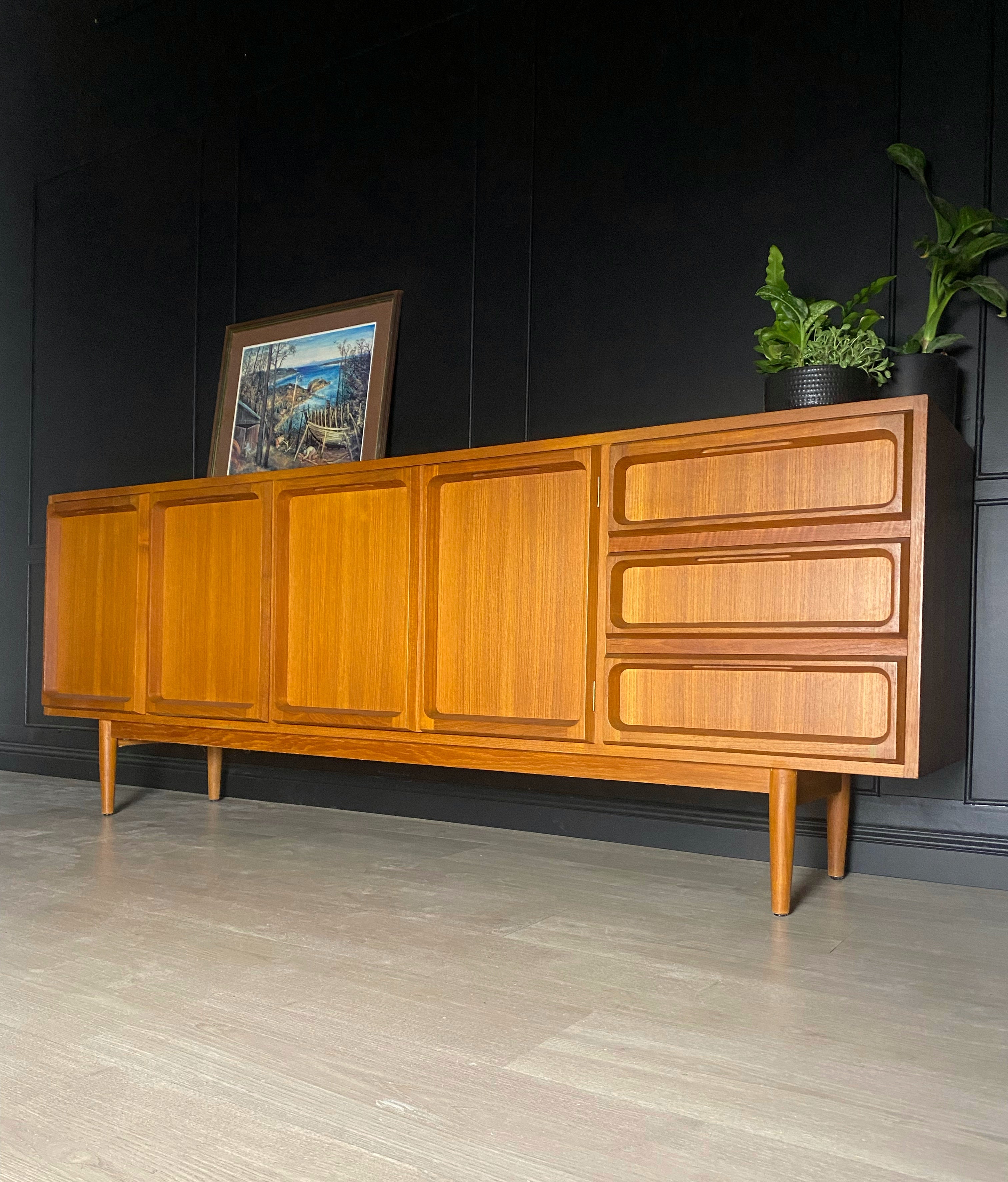 1965 ‘Chiswell’ Koben extra long sideboard / buffet vintage / retro / mid century / MCM