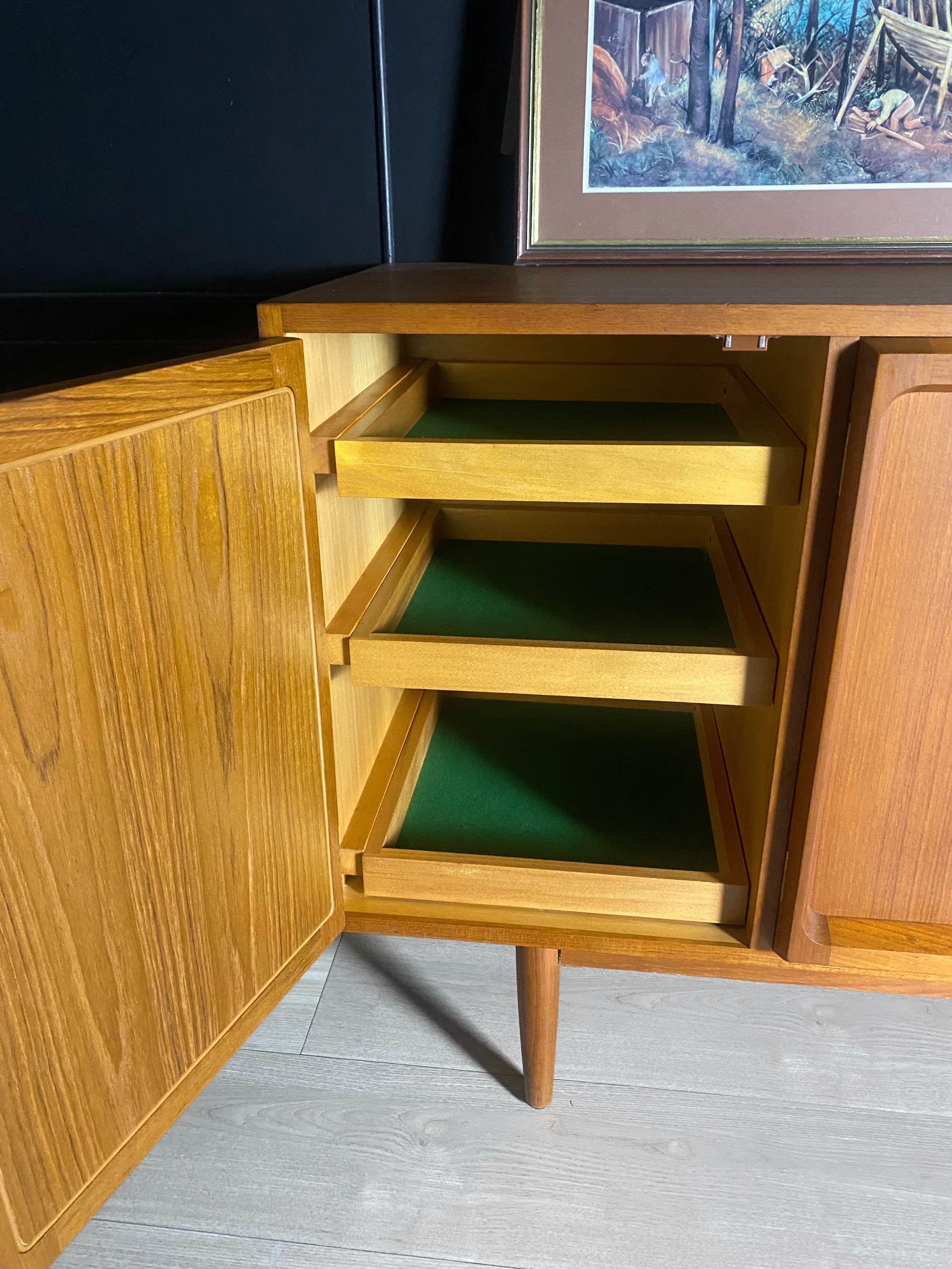 1965 ‘Chiswell’ Koben extra long sideboard / buffet vintage / retro / mid century / MCM