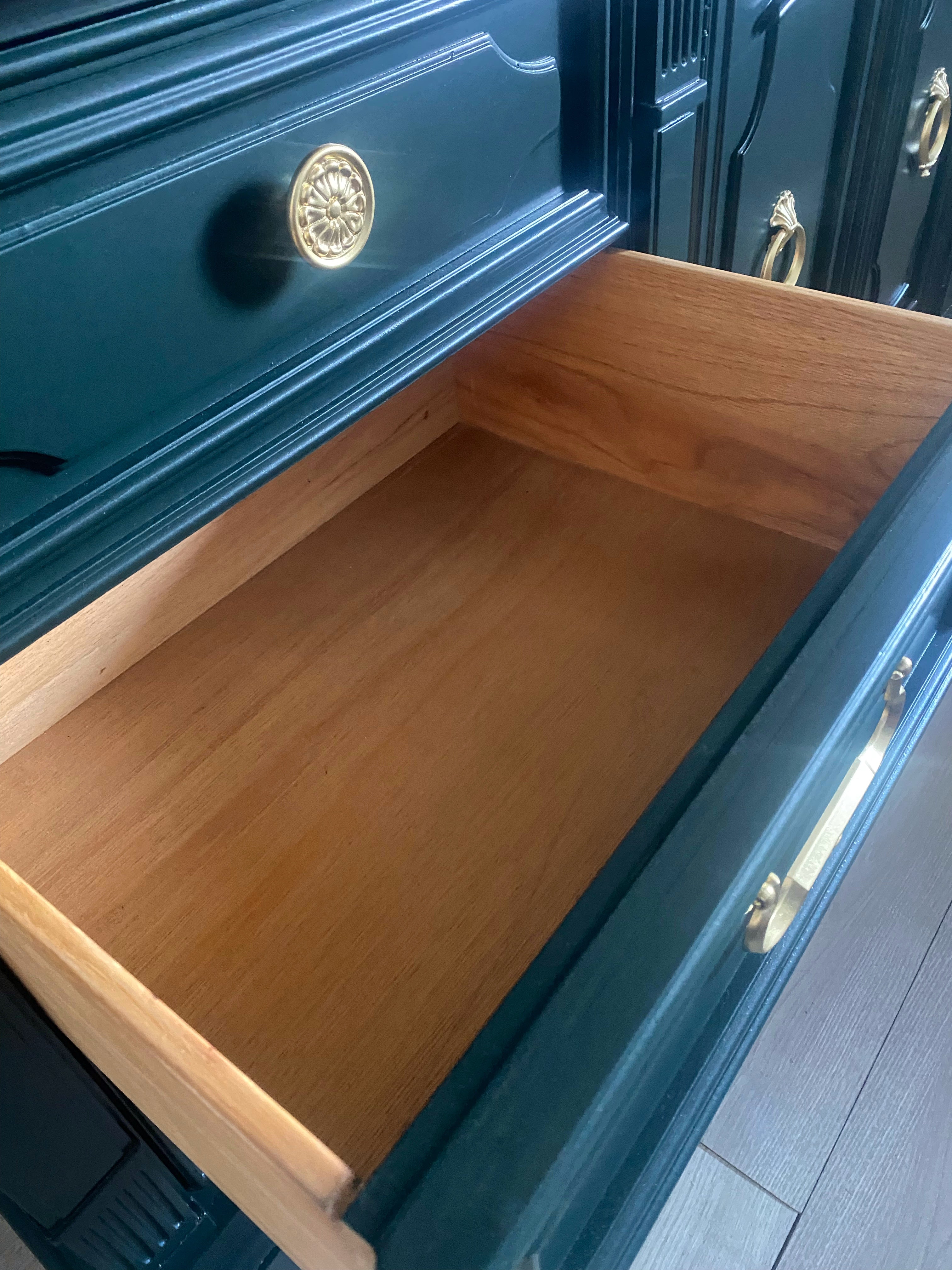 Stunning ‘DREXEL FURNITURE’ dark green dresser / sideboard / buffet