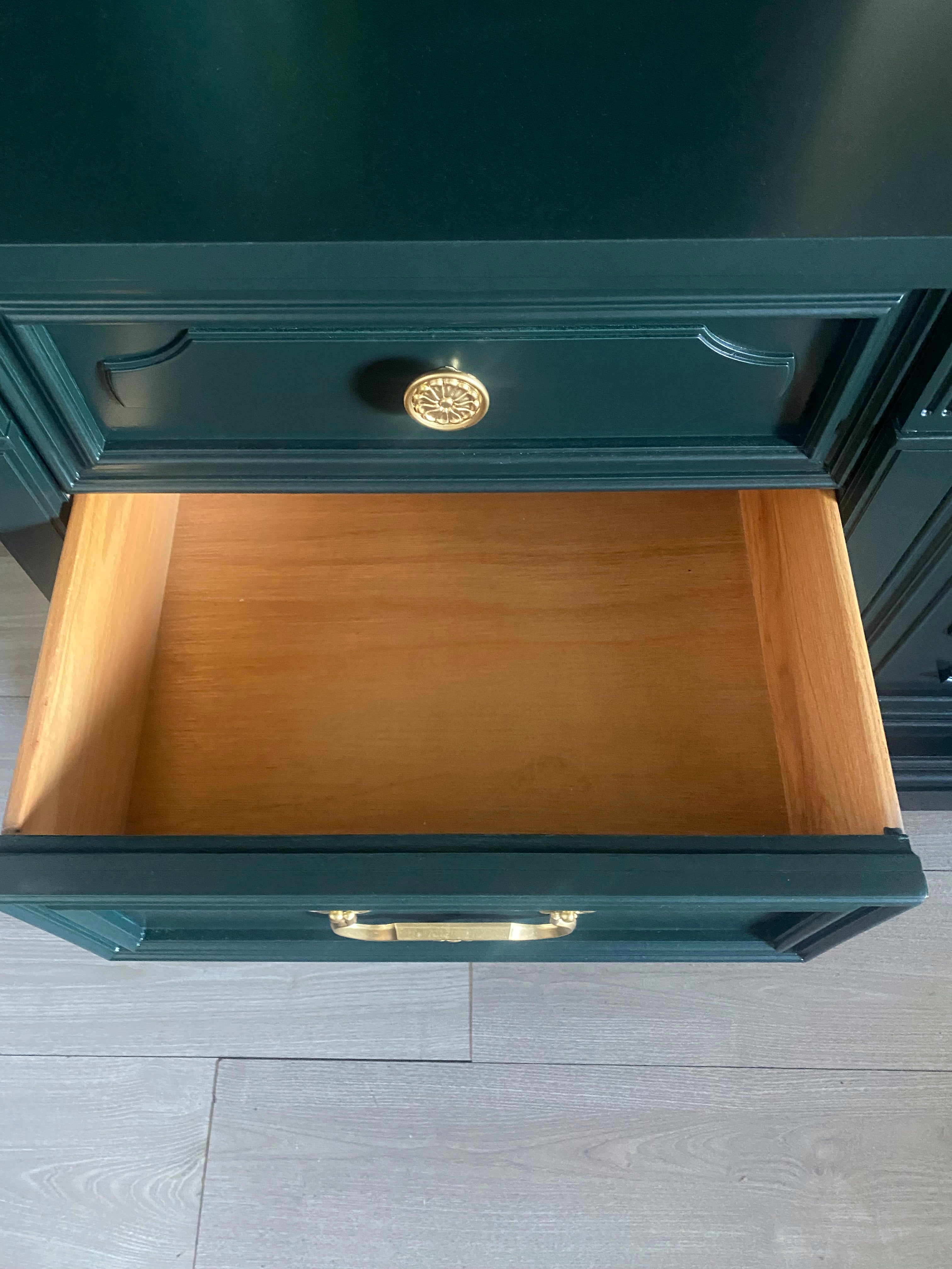 Stunning ‘DREXEL FURNITURE’ dark green dresser / sideboard / buffet