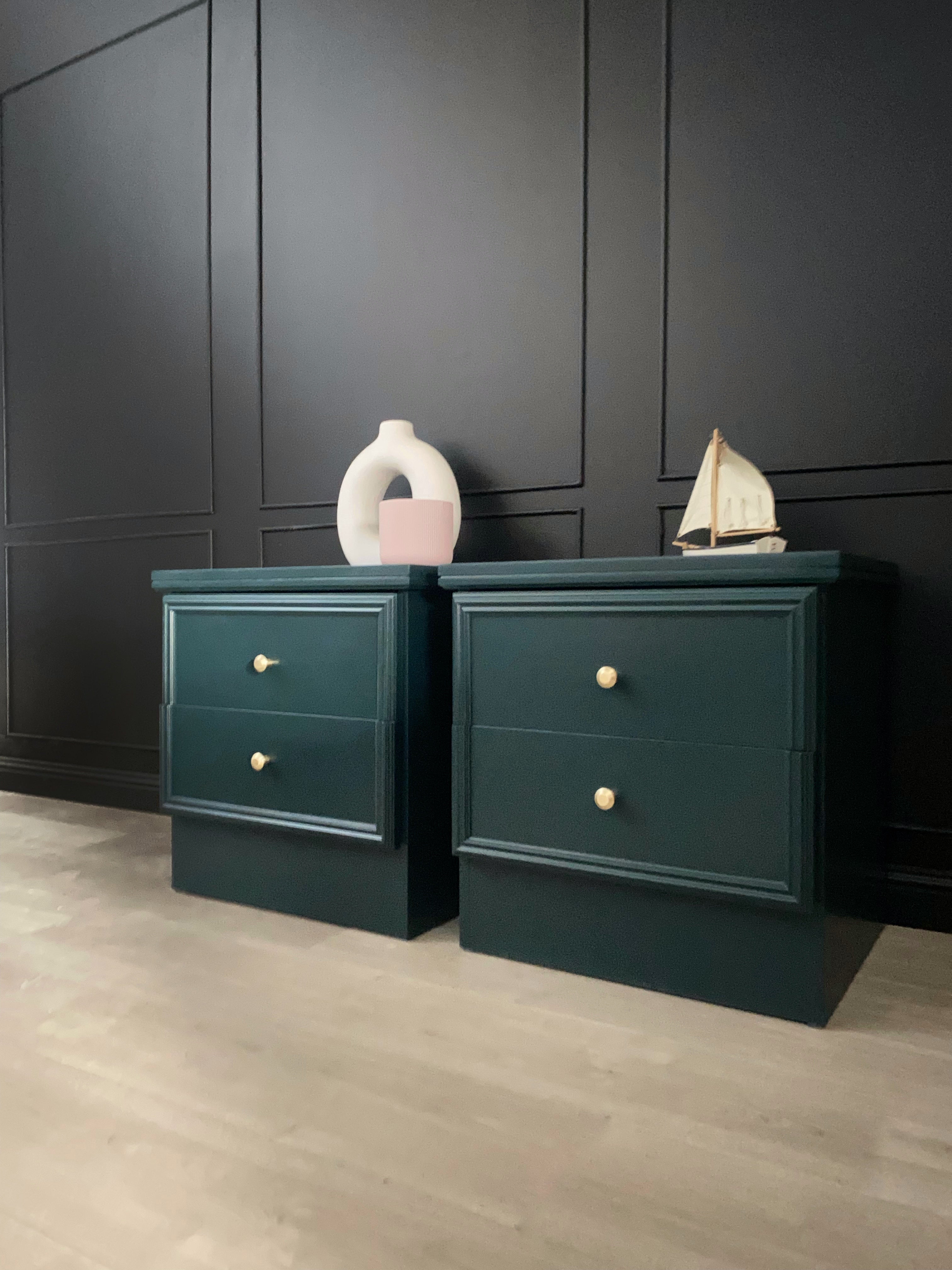 ‘Elite Furniture’ bedside tables (set)