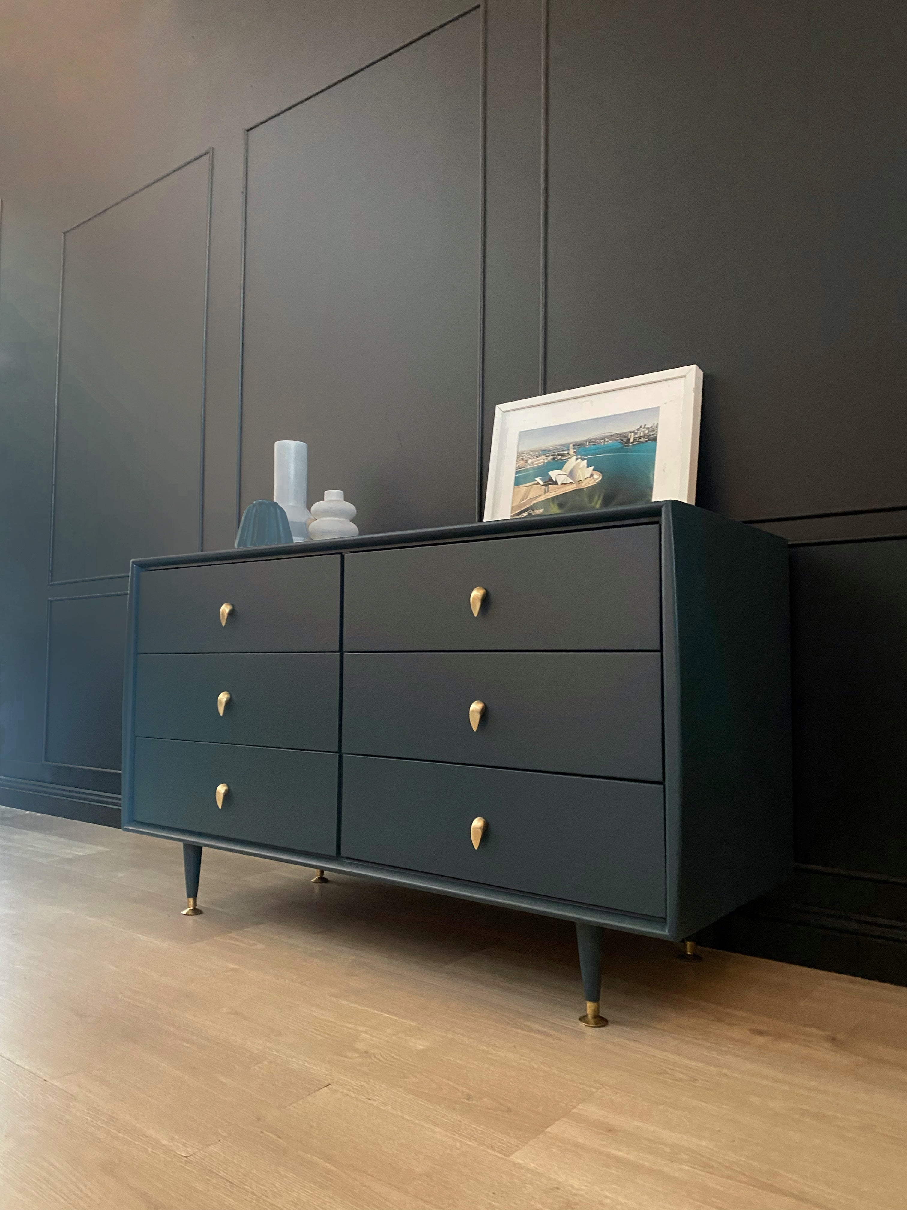 Mid century / vintage 6 drawer dresser with stunning brushed brass hardware