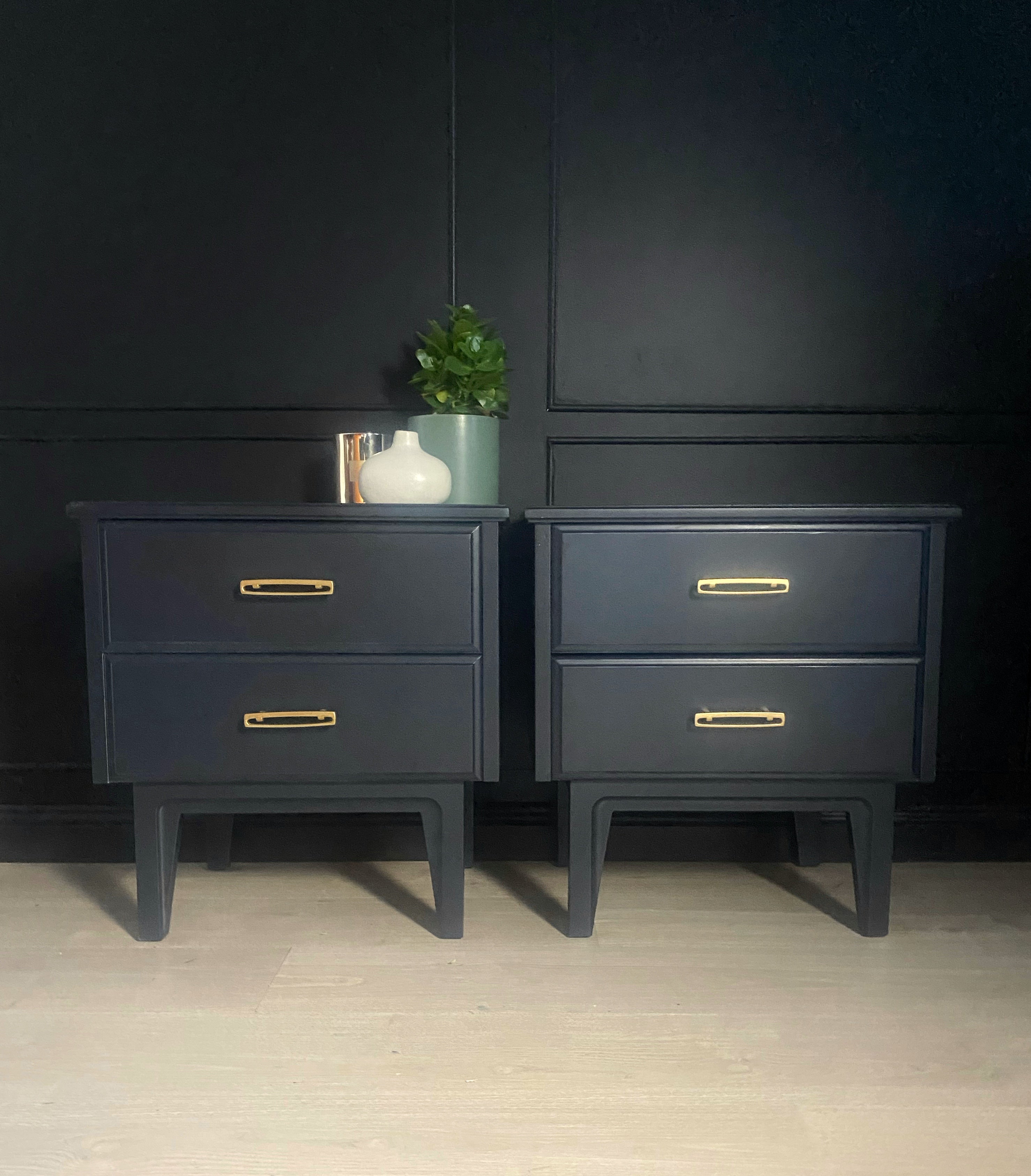 MCM / vintage bedside tables (set)