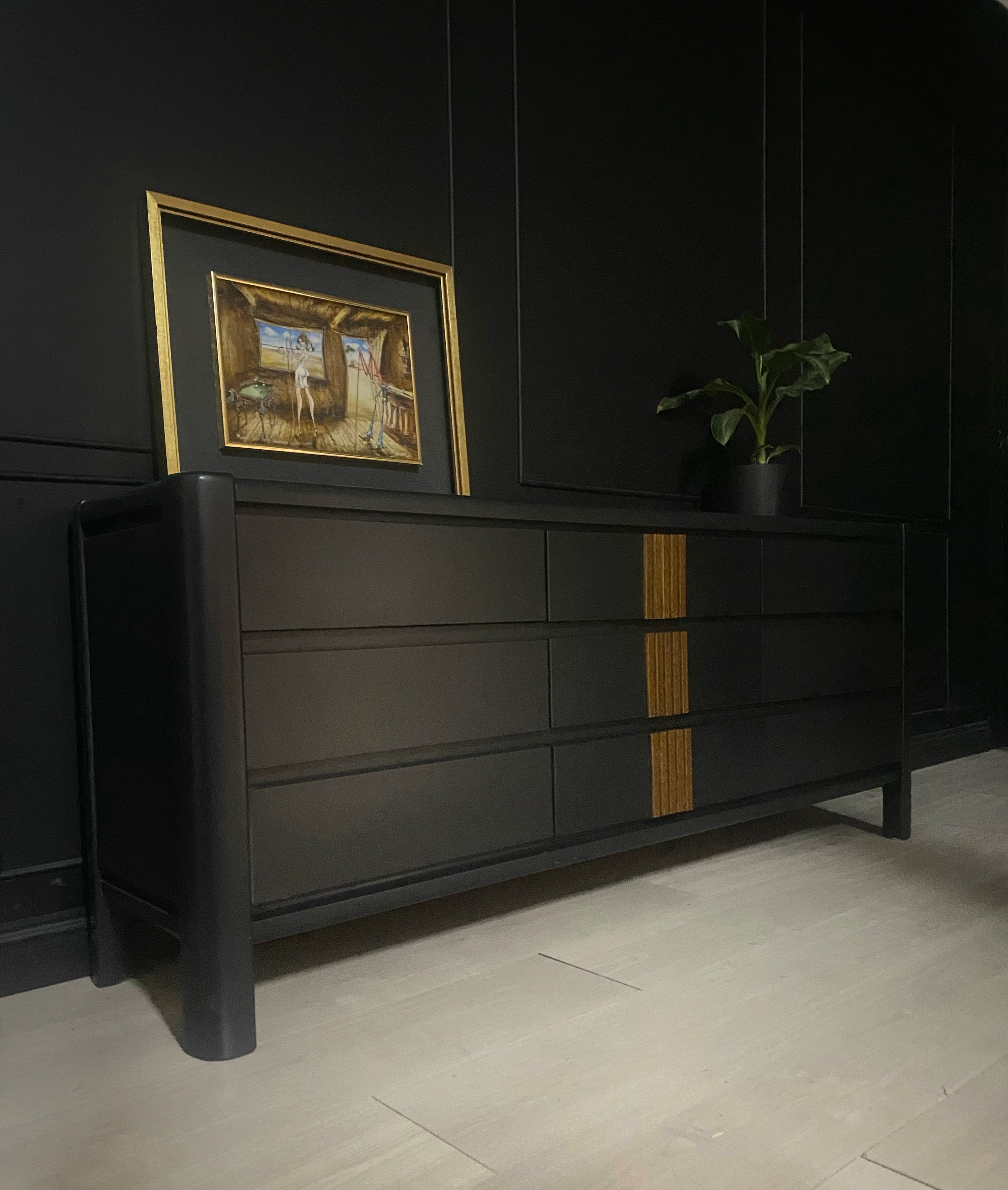 Kalmar Dresser with wood panelling 9 drawers