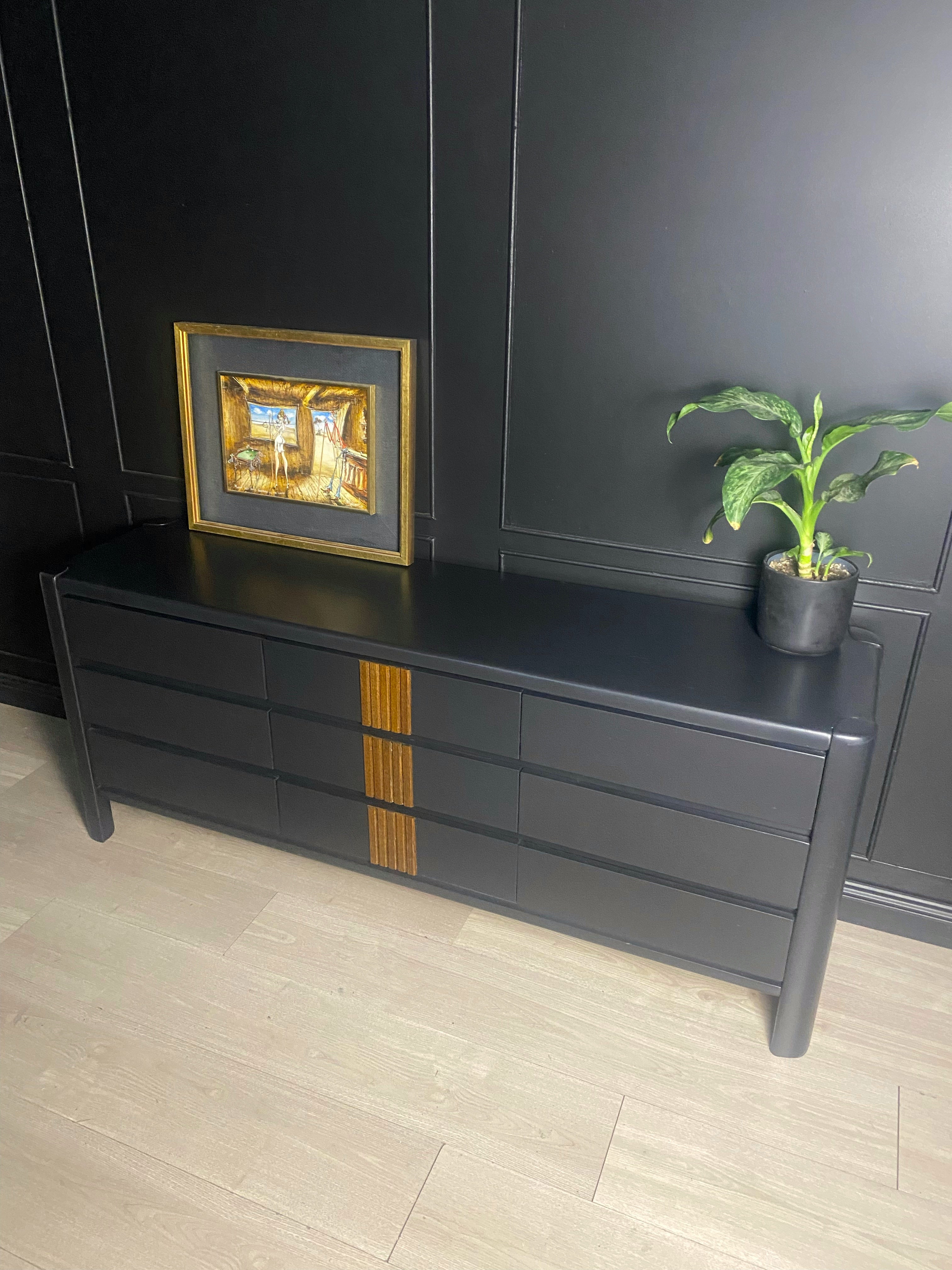 Kalmar Dresser with wood panelling 9 drawers