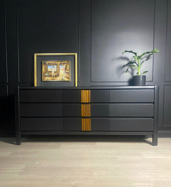 Kalmar Furniture dresser walnut, view 2