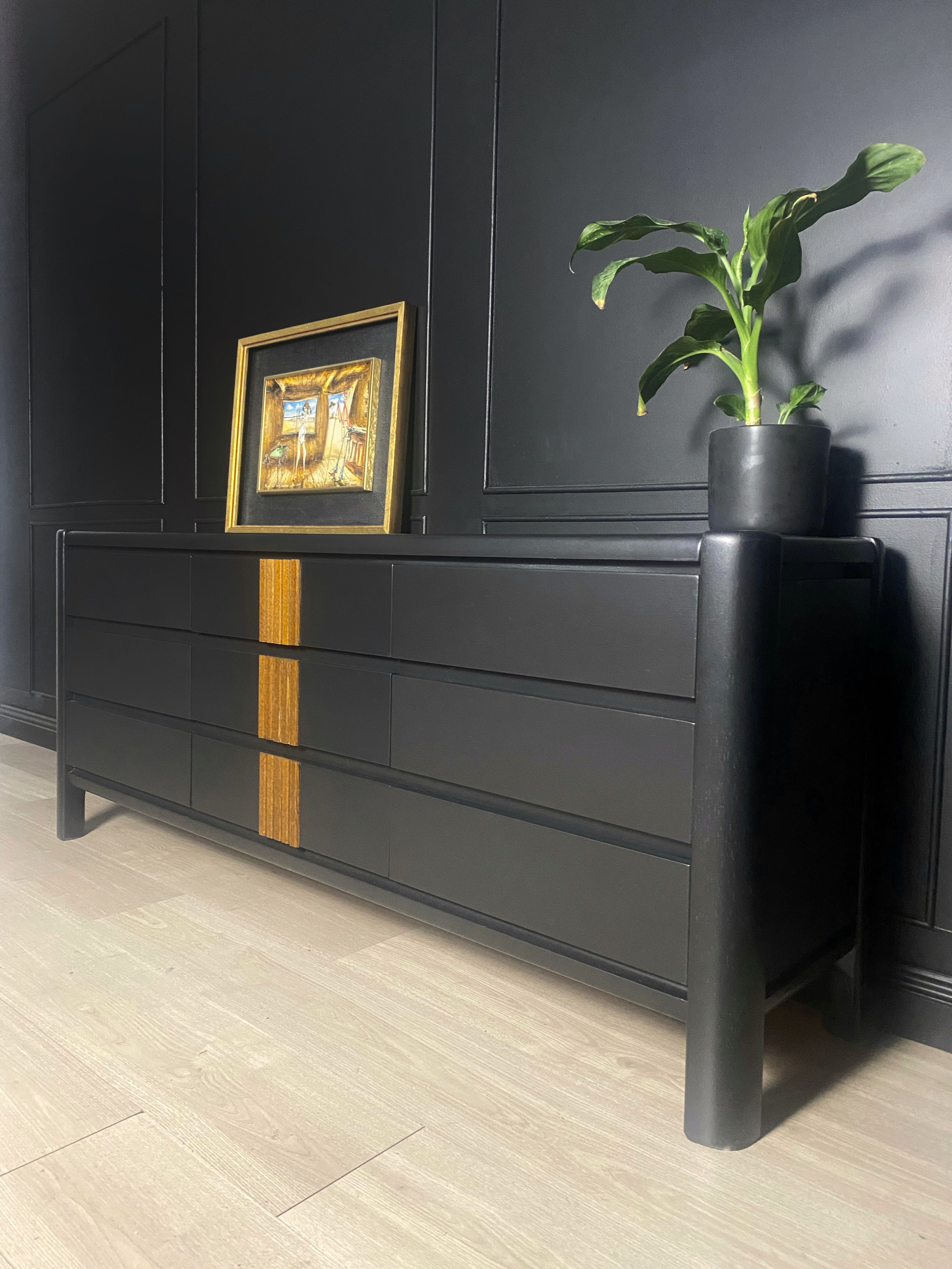 Kalmar Dresser with wood panelling 9 drawers