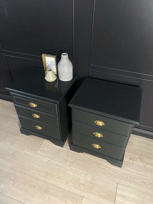 Burgess Furniture bedside tables olive, view 4