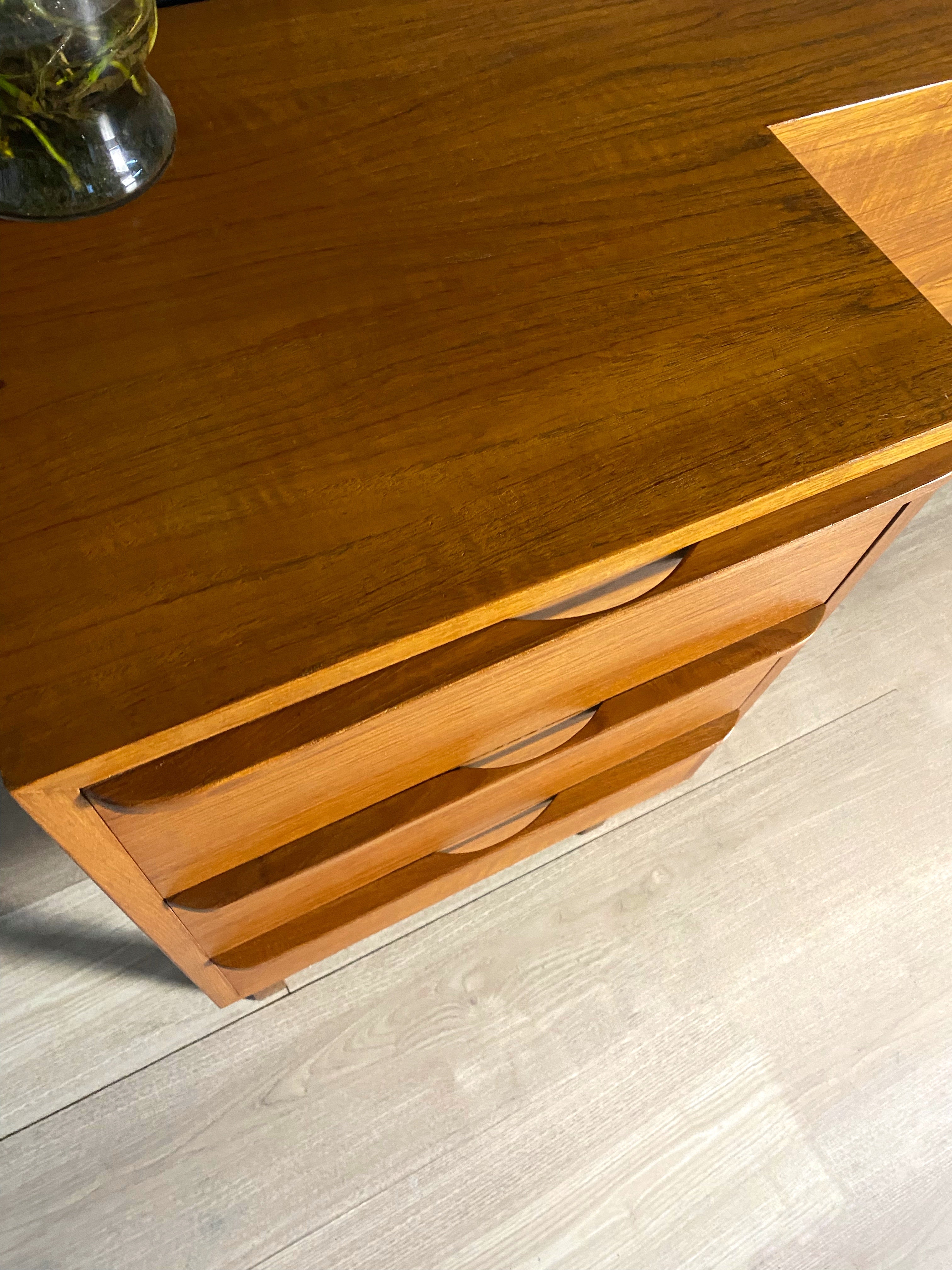 Mid century / vintage bedhead with cool handles