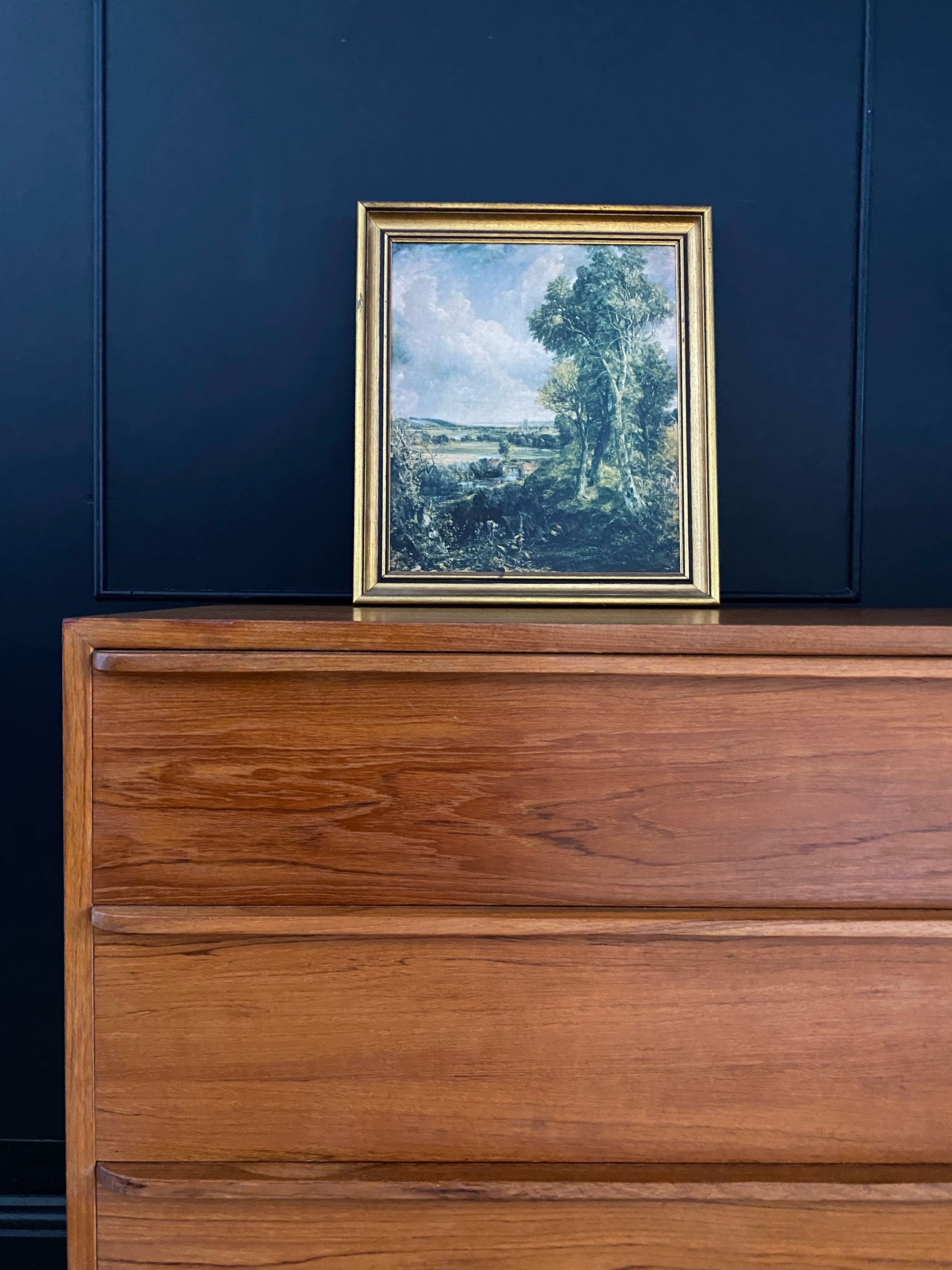 Mid century / vintage dresser with cool handles