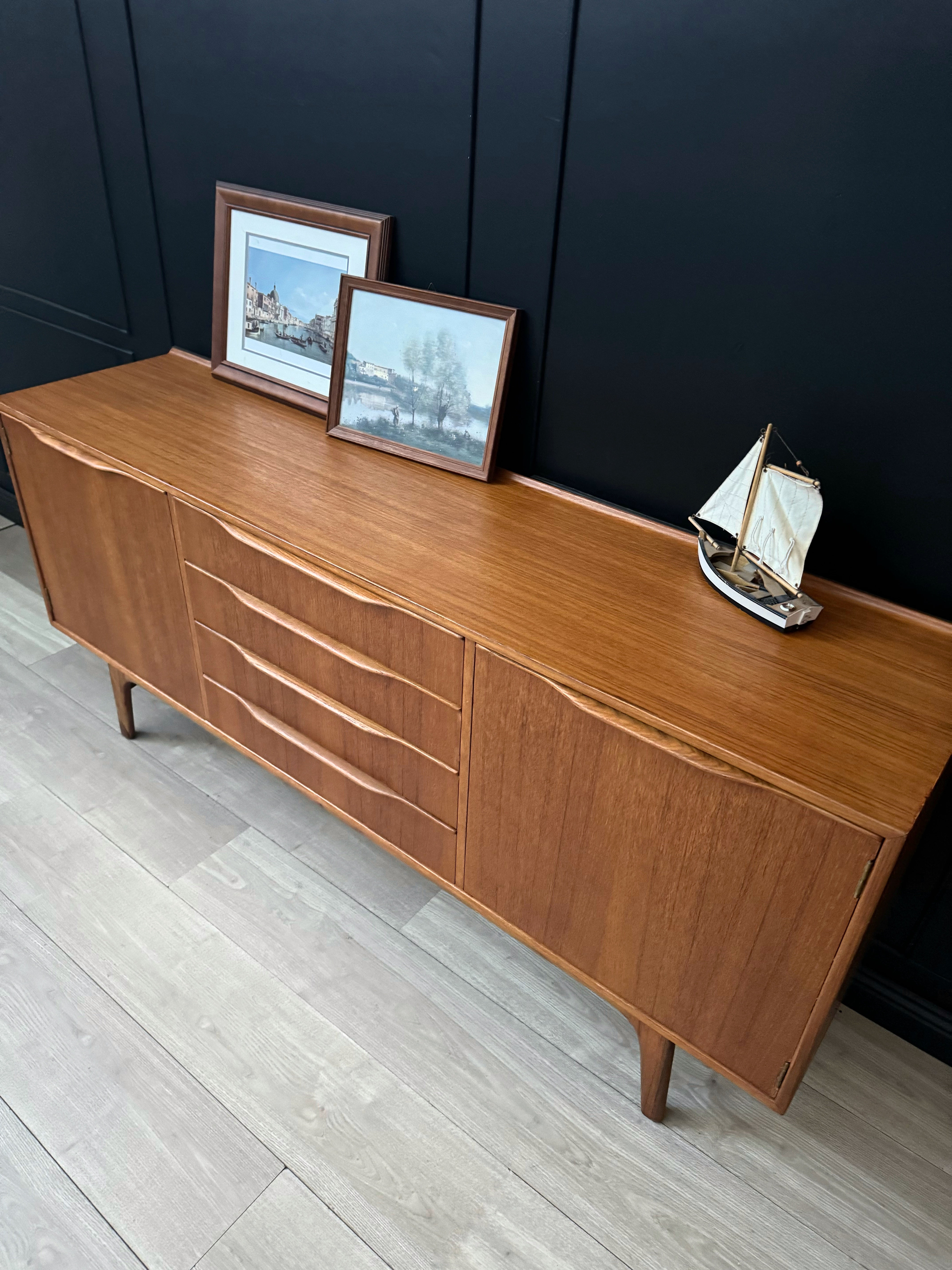 Stunning ‘Noblett Furniture’ sideboard / credenza / buffet