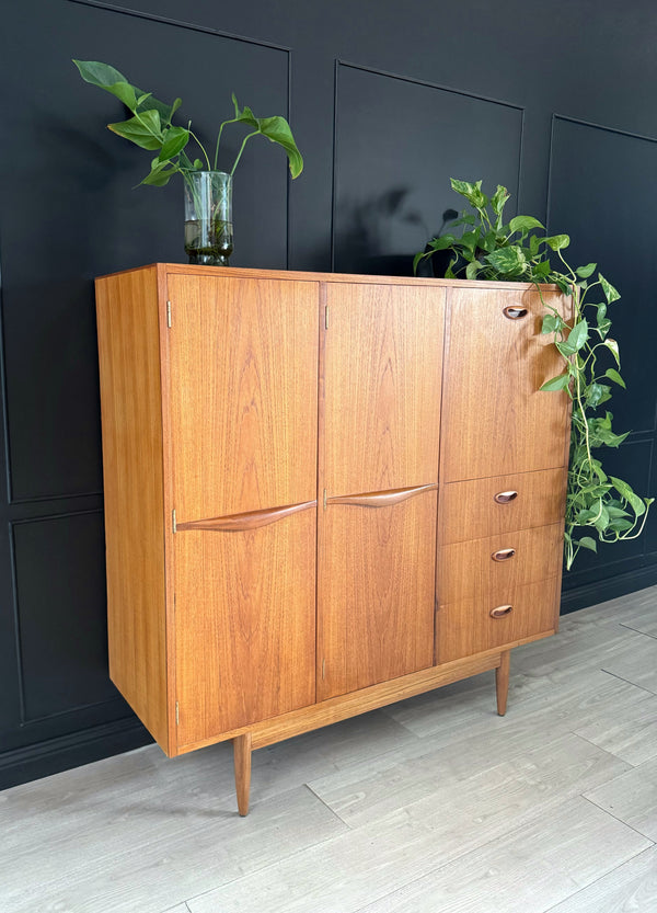 Chiswell sideboard teak, view 2