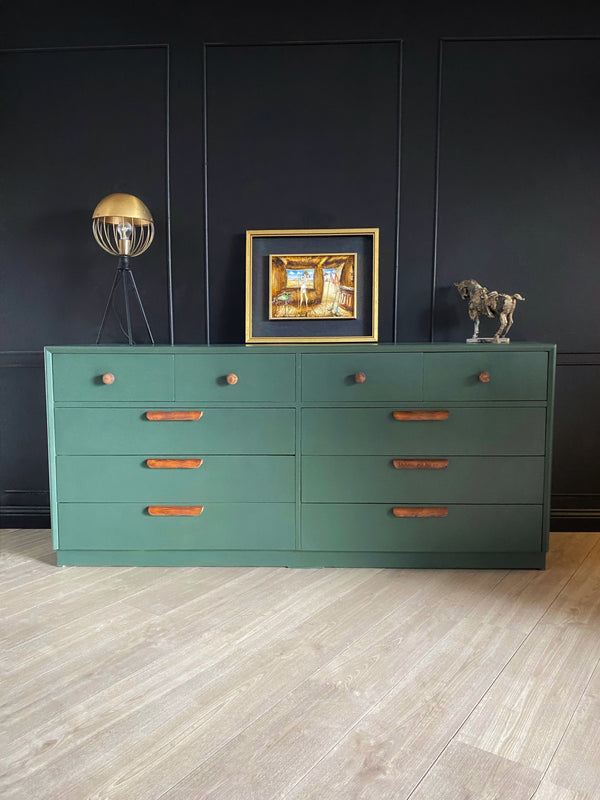 Mentone Furniture dresser dark green, view 2