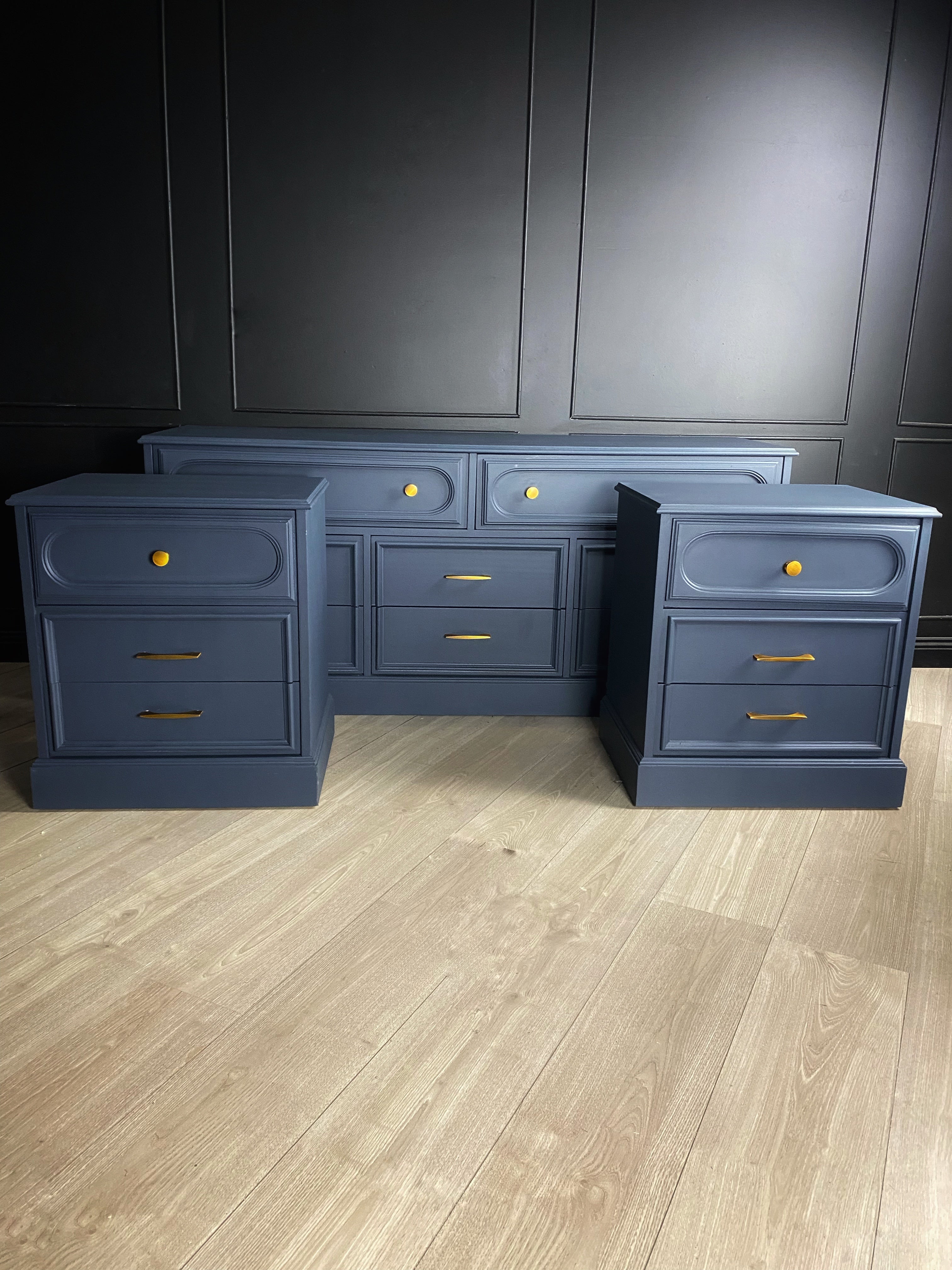 Stunning Blue 8 drawer dresser