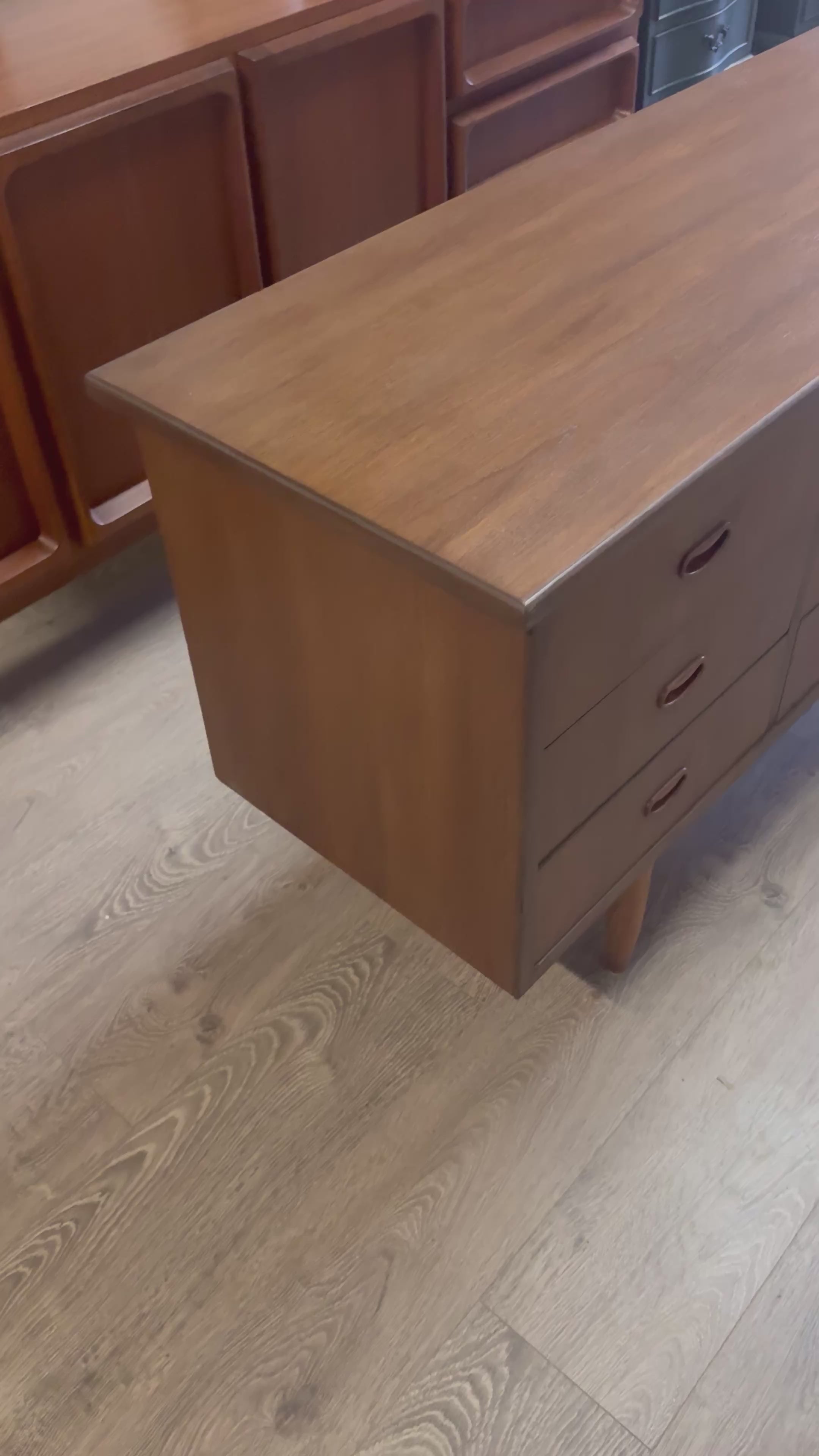 “A. Jelliffe” Mid Century Vintage Dresser