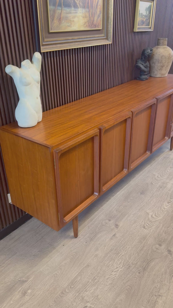 'Chiswell' 'Koben' Sideboard