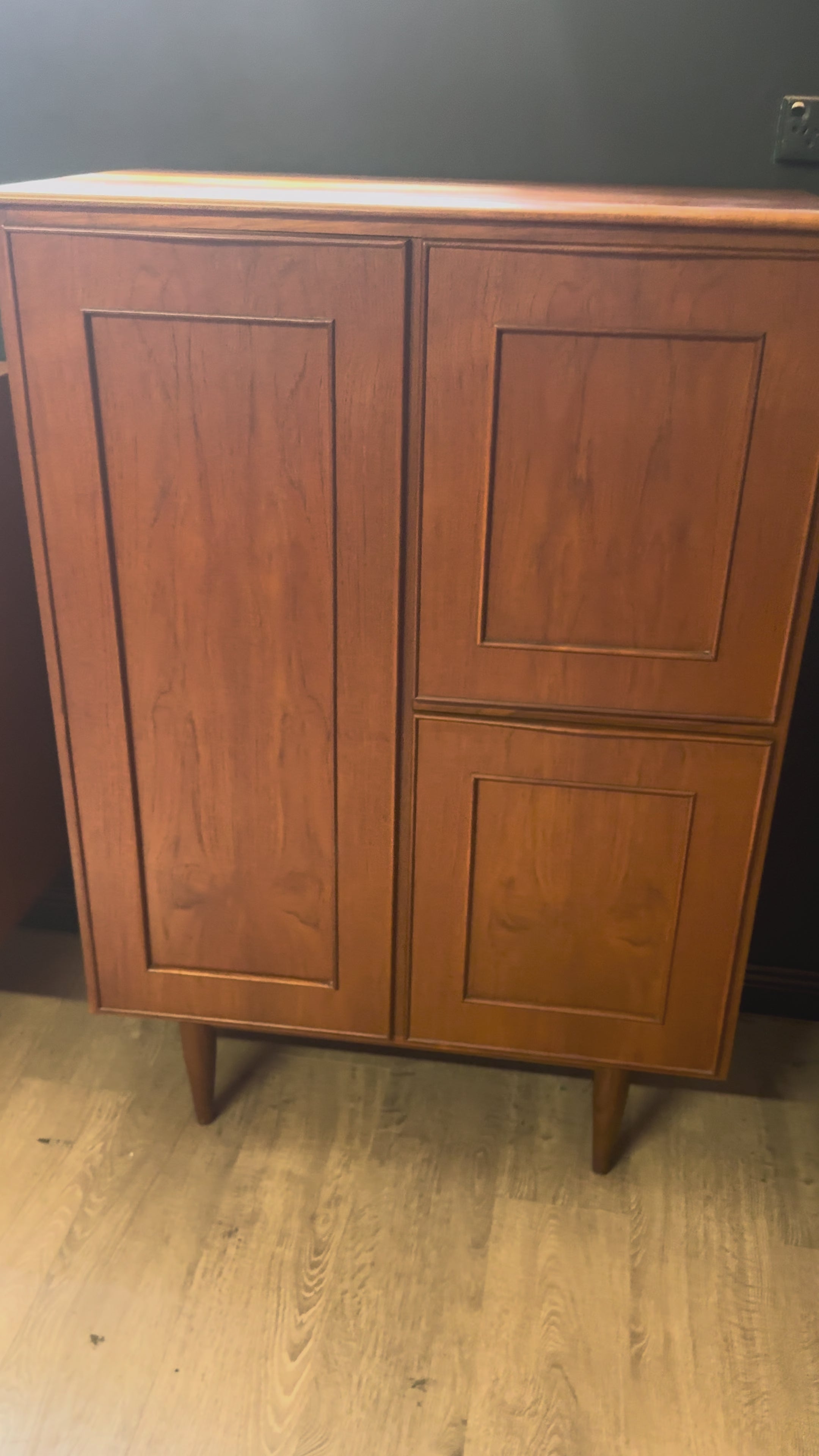 'Burgess Furniture'Bar / Cocktail / Drinks Cabinet