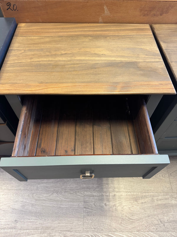SAS Furniture bedside tables sage green, view 4