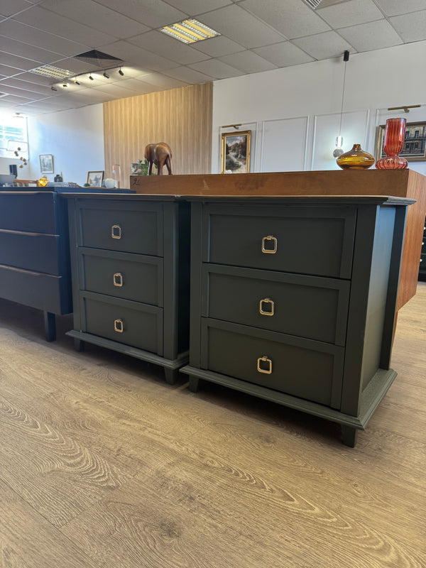 SAS Furniture bedside tables sage green, view 3