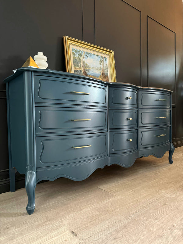 Thomasville dresser, view 3