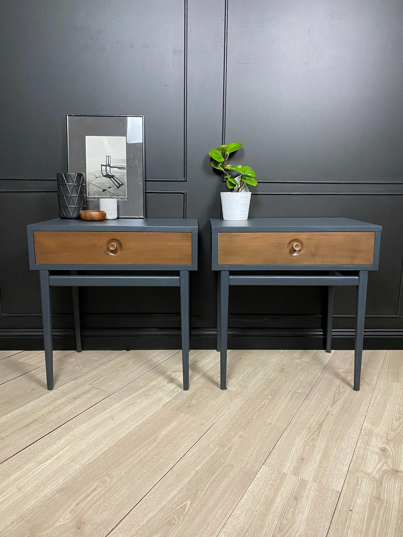 Fler bedside tables