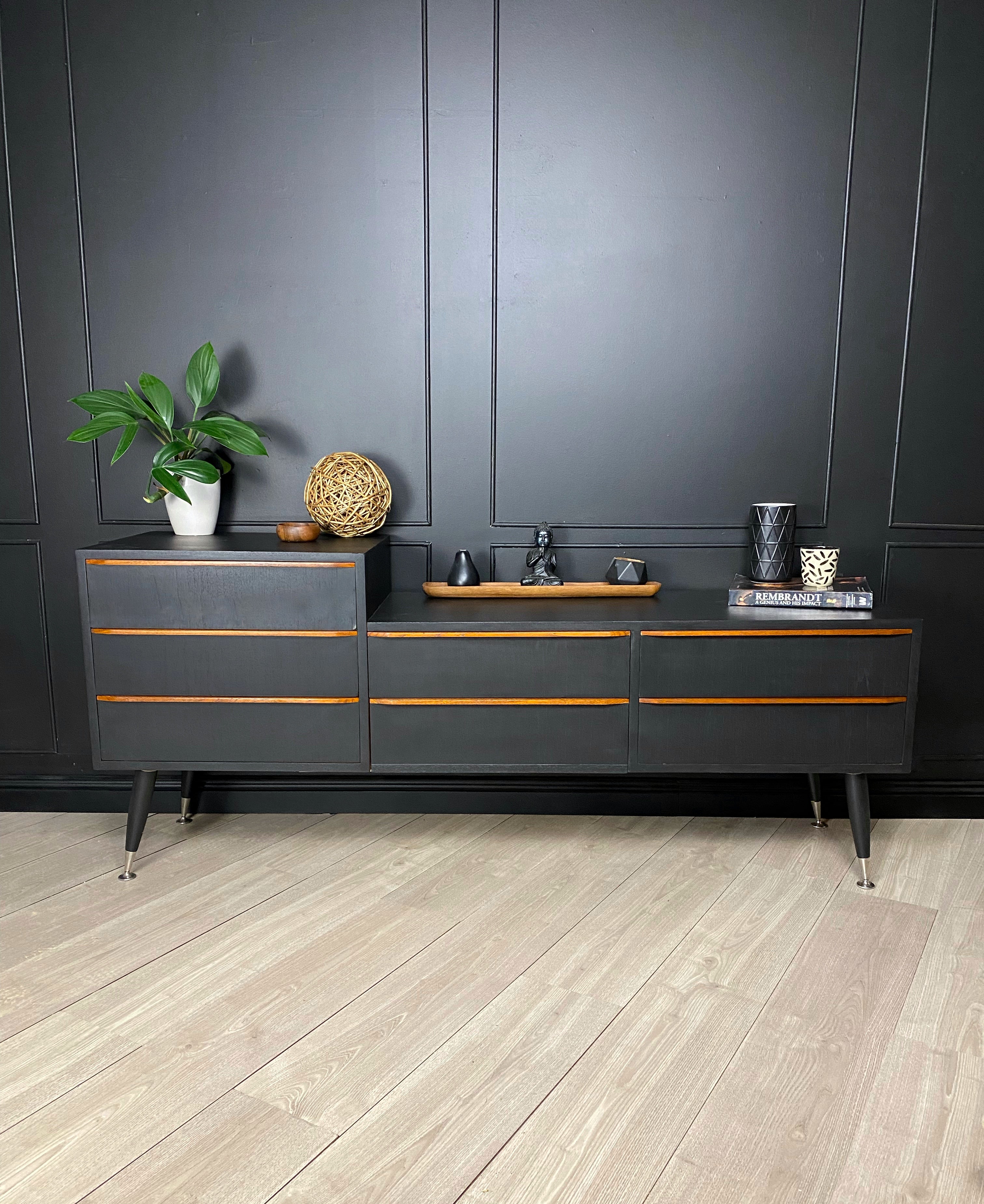 Mid century modern dresser / vintage/ retro