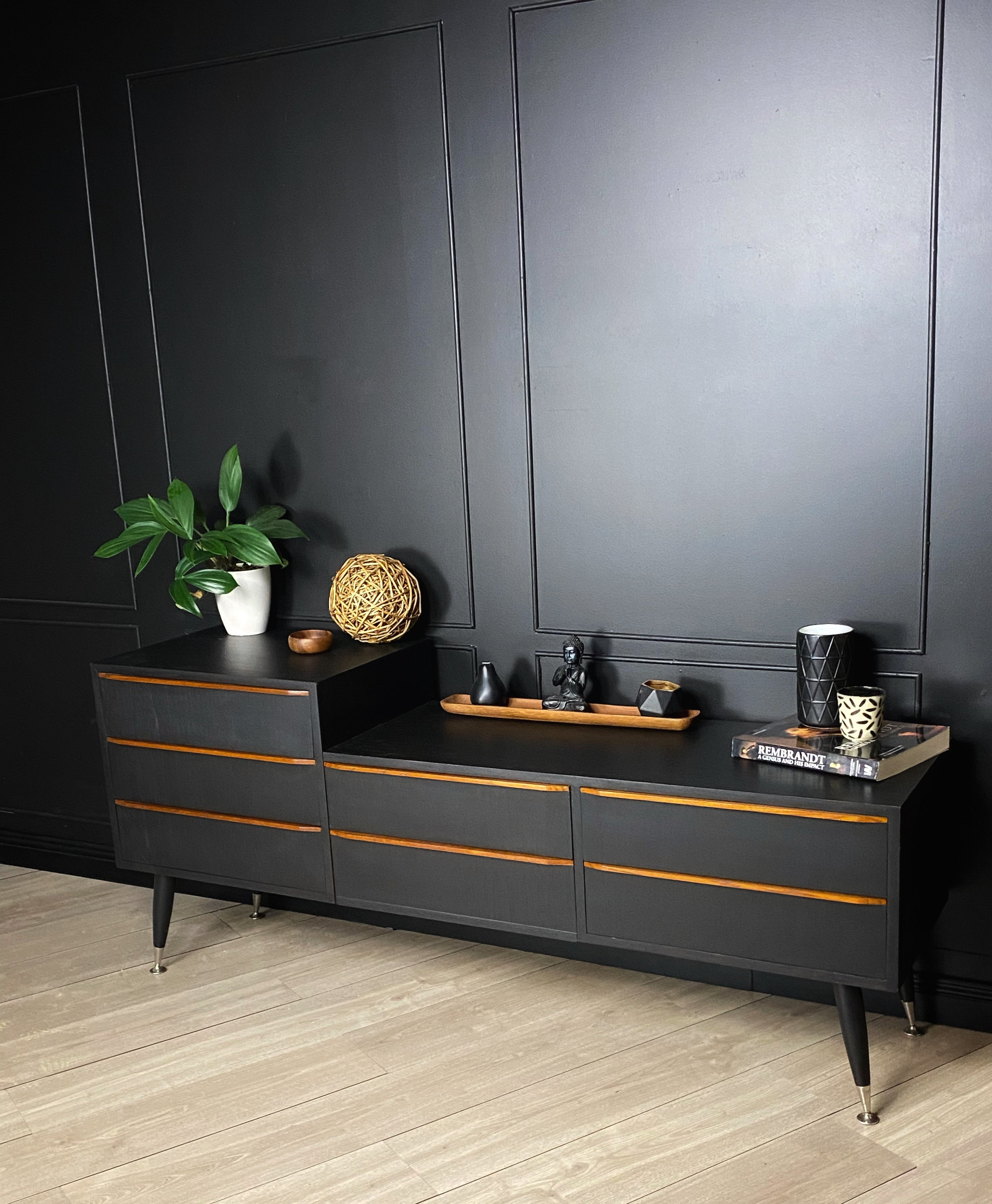 Mid century modern dresser / vintage/ retro