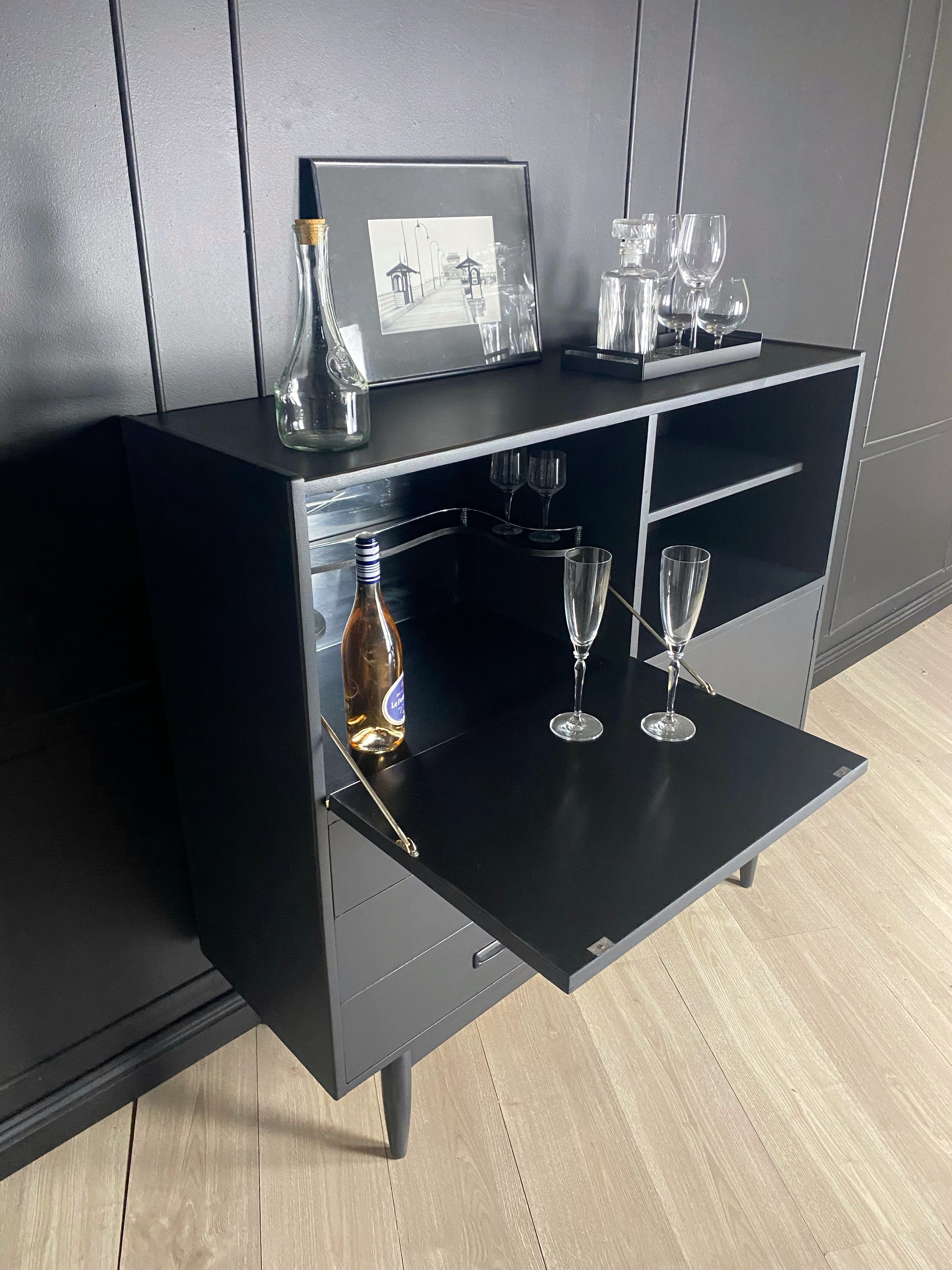 ’CHATLEY’ bar / drinks cabinet