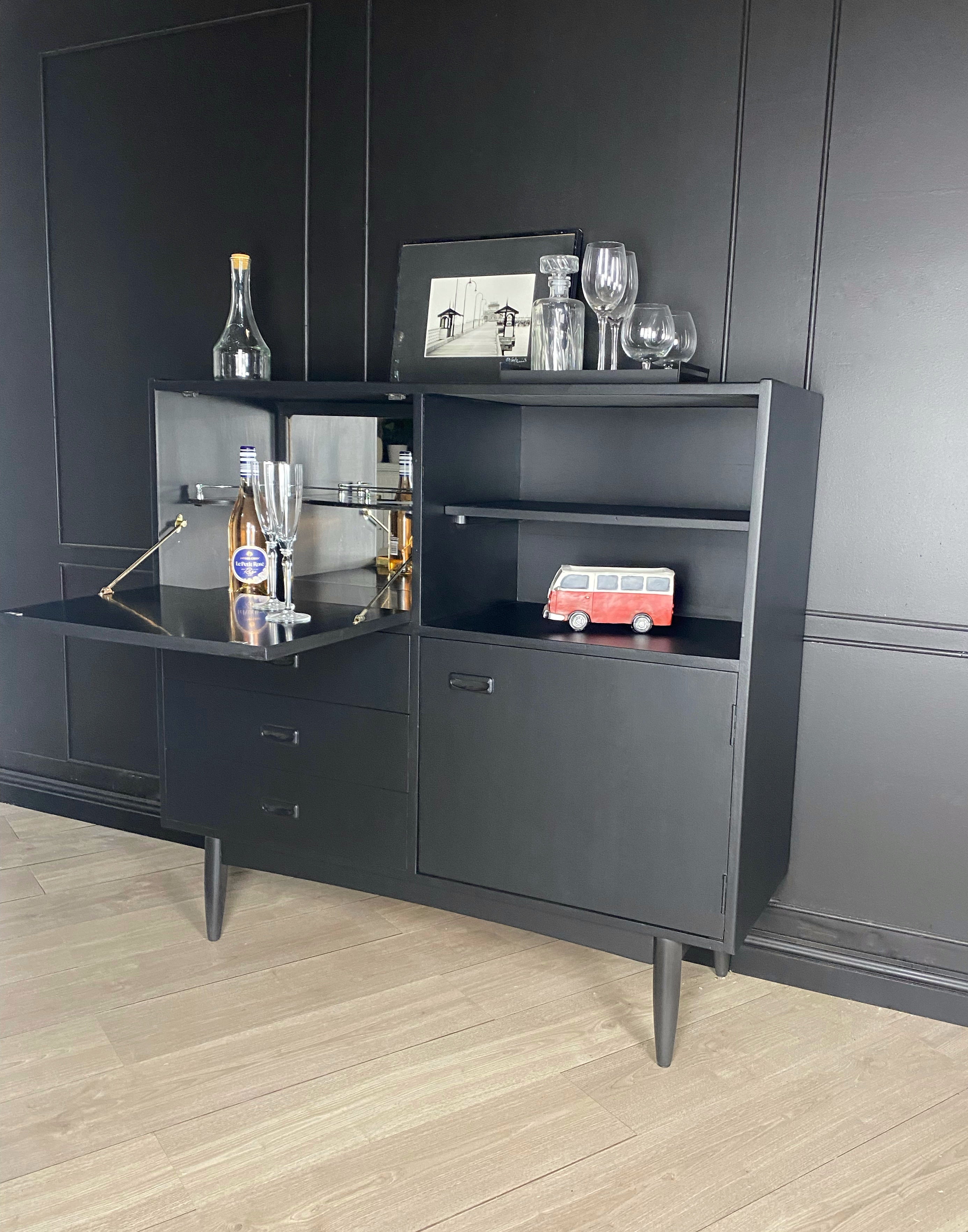 ’CHATLEY’ bar / drinks cabinet