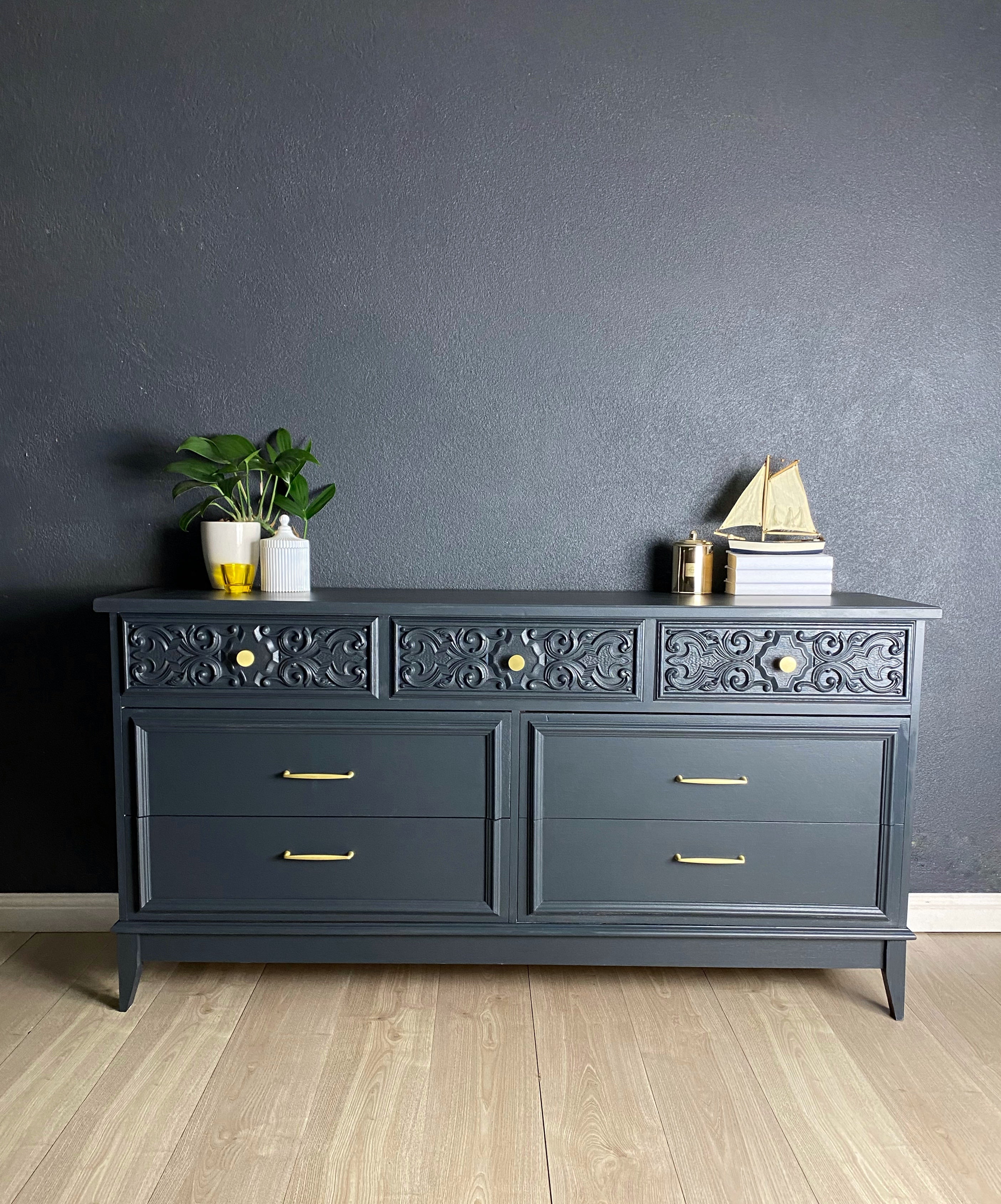Blue "Belvedere" dresser / chest of drawers / buffet / sideboard