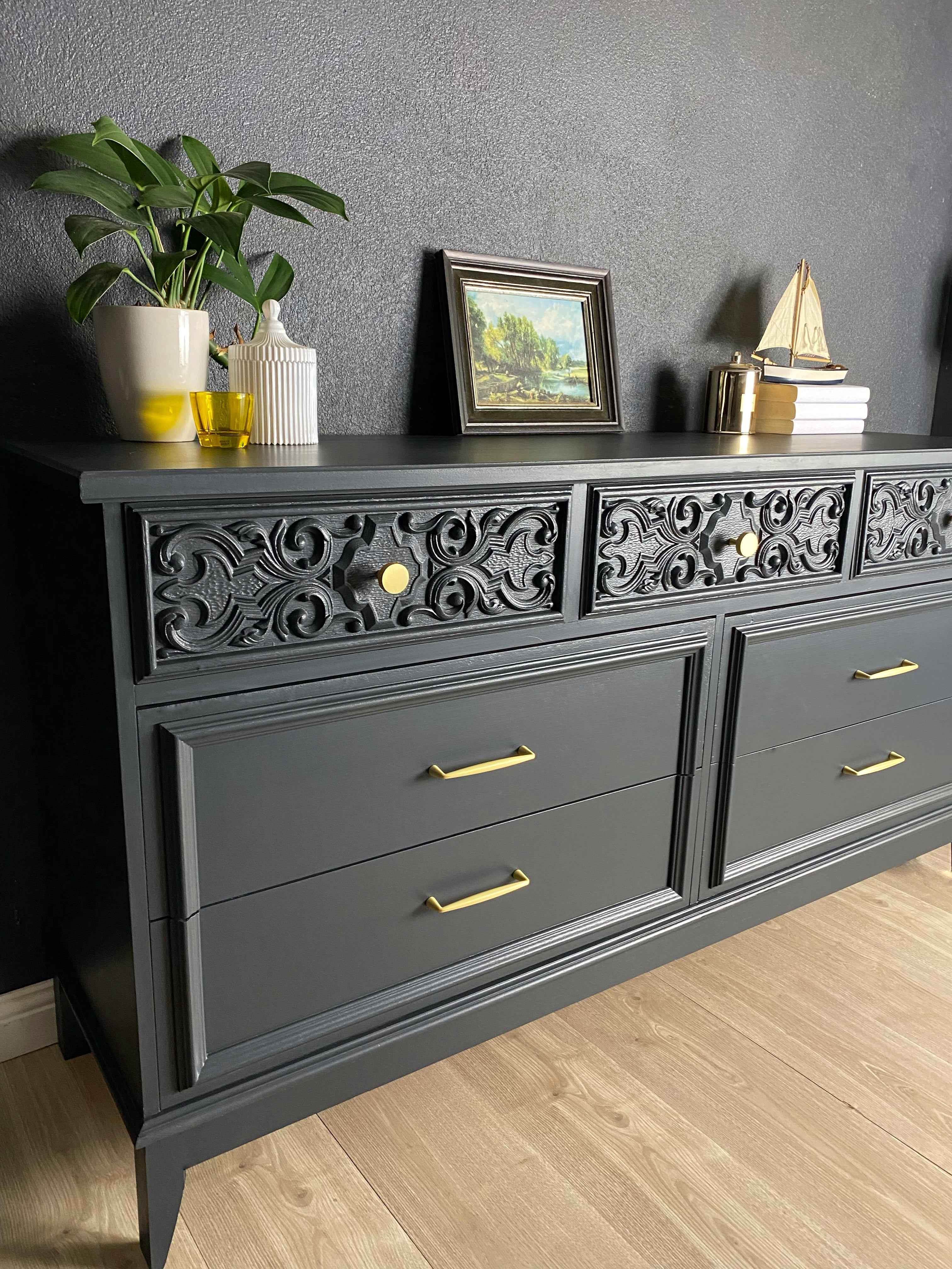 Blue "Belvedere" dresser / chest of drawers / buffet / sideboard