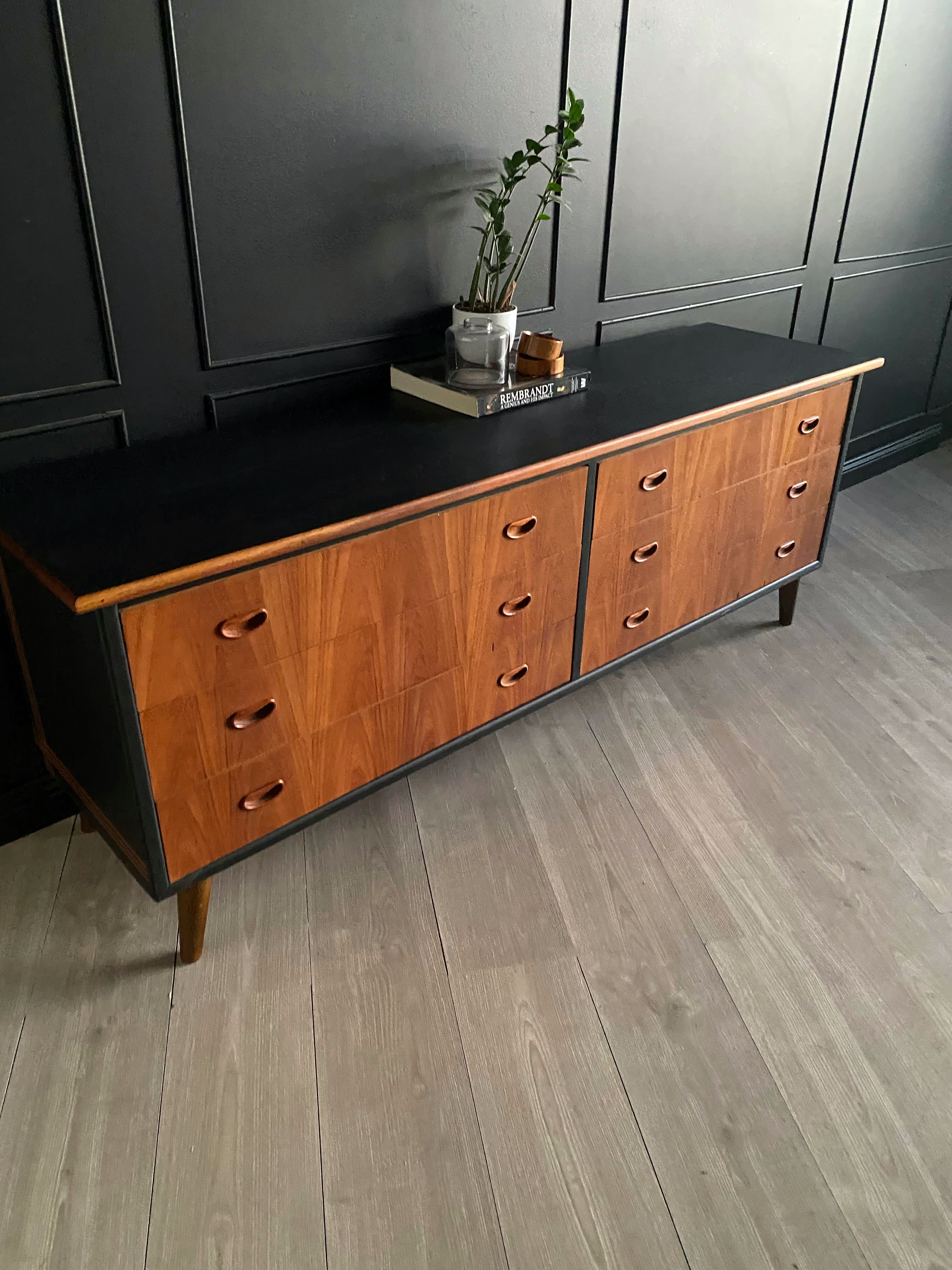 'A. Jelliffe' mid century dresser