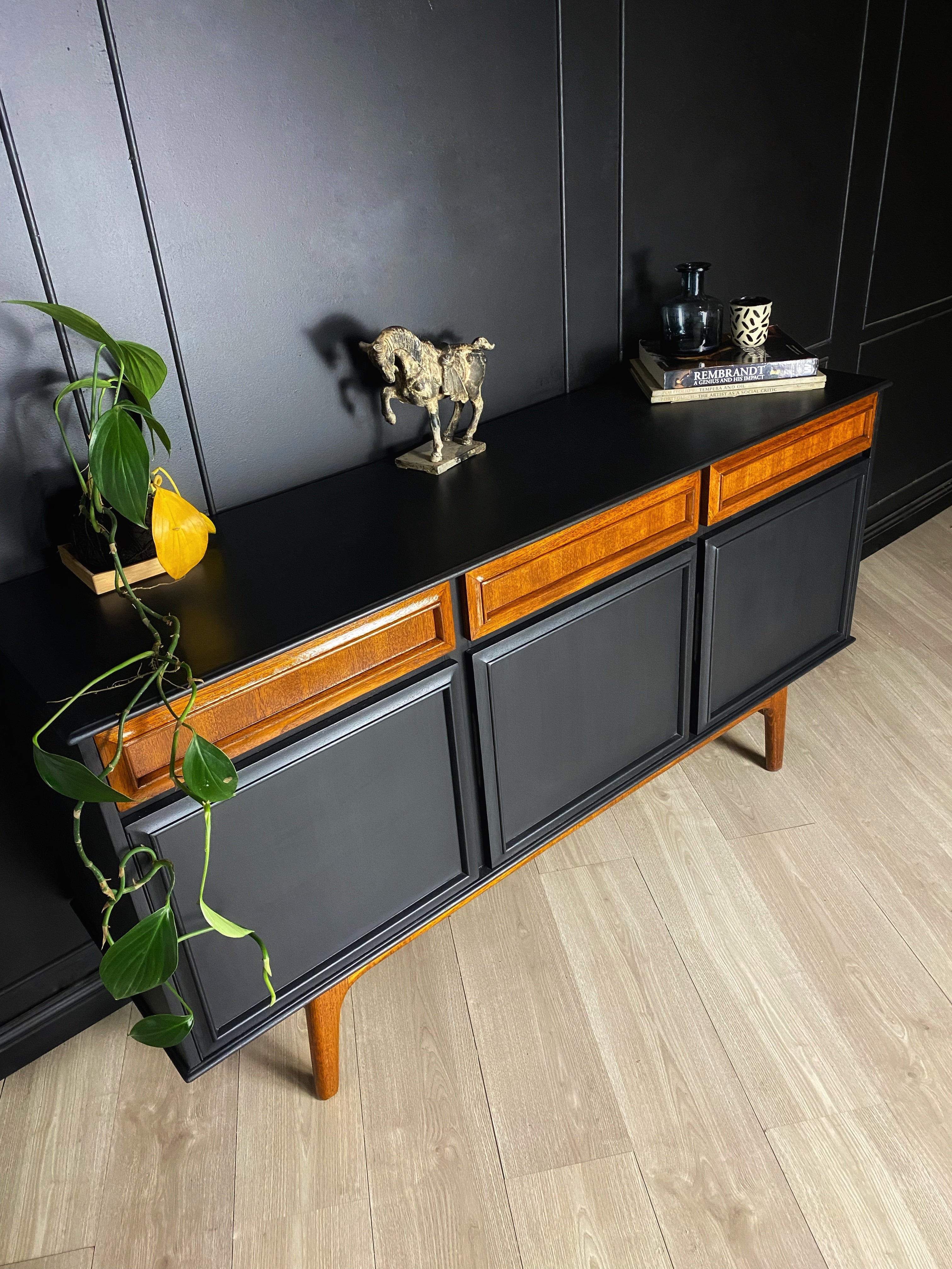NOBLETT FURNITURE BUFFET / SIDEBOARD