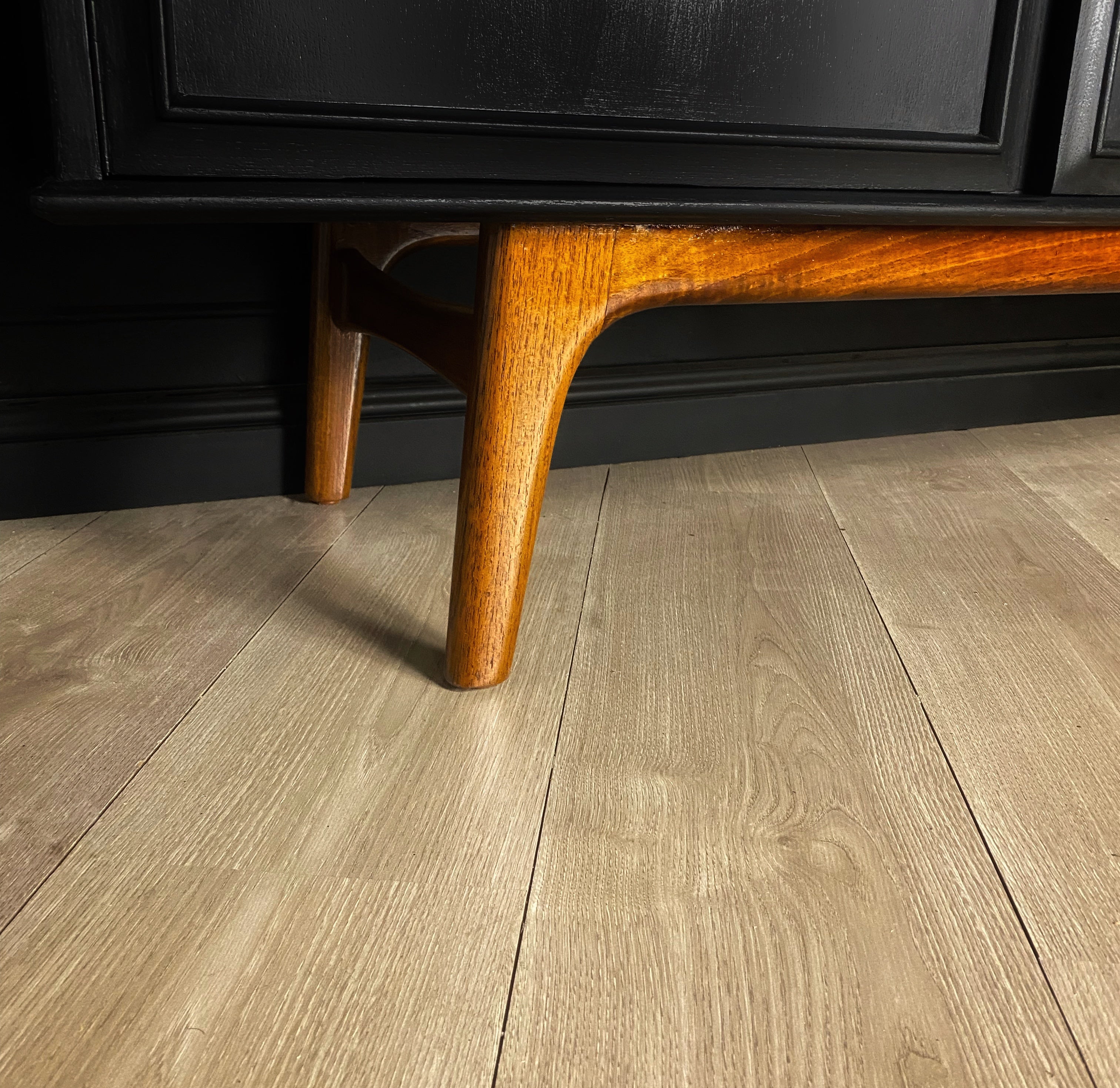 NOBLETT FURNITURE BUFFET / SIDEBOARD